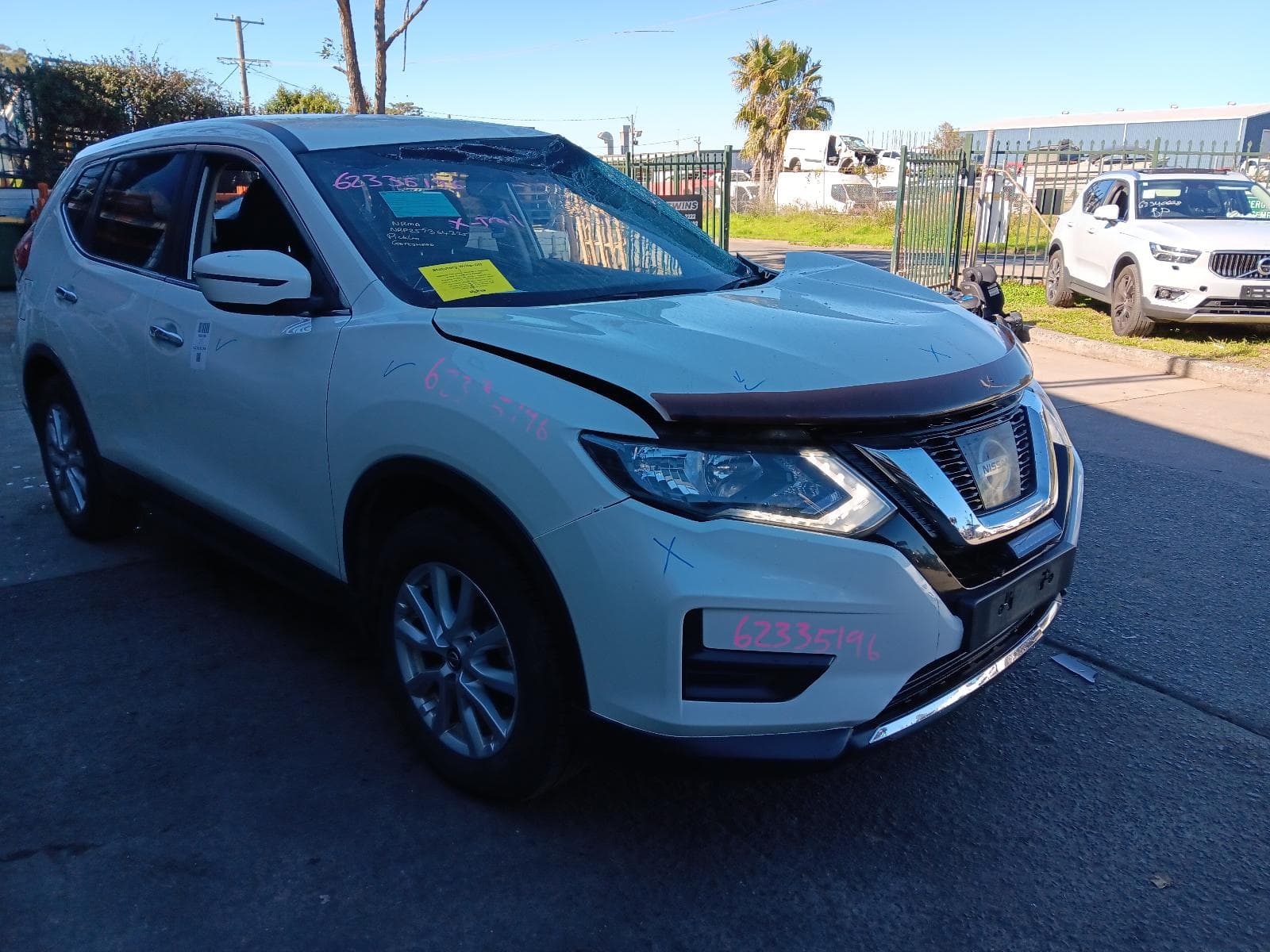 Used auto part listing image: 2018 NISSAN XTRAIL LEFT FRONT HUB ASSEMBLY T32, 02/14-07/22