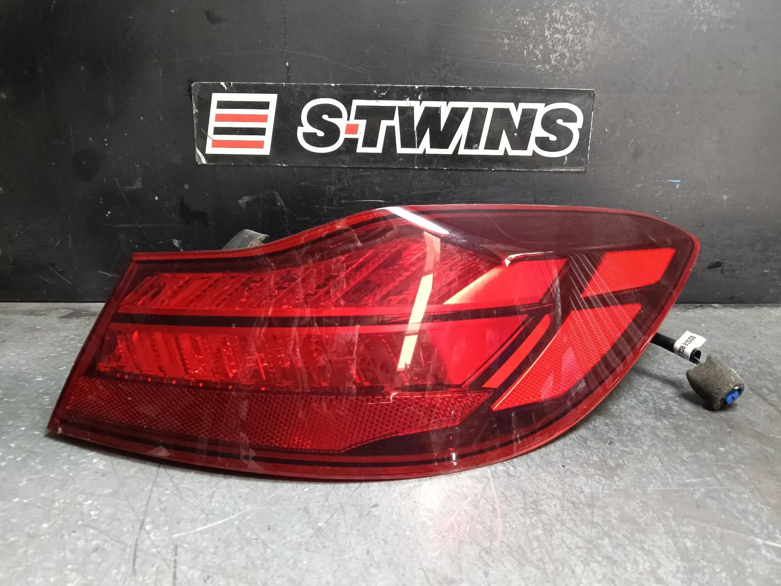 Used auto part listing image: 2019 KIA CERATO RIGHT TAILLIGHT BD, IN BODY, HATCH, NON LED TYPE, 09/18-09/24