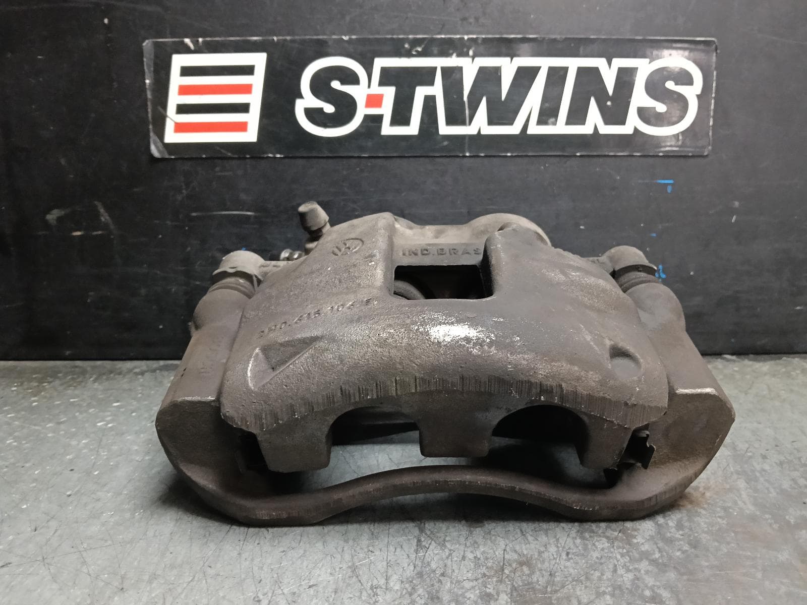 Used auto part listing image: 2013 VOLKSWAGEN AMAROK CALIPER LH FRONT, 2H, 2 WHEEL DISC TYPE, 10/10-09/22