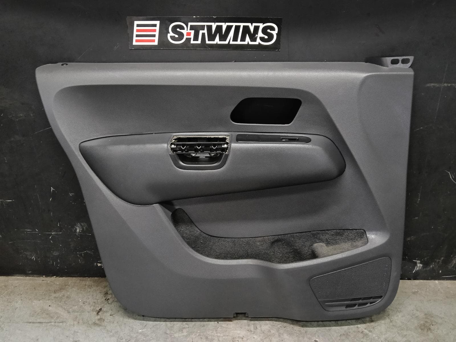 Used auto part listing image: 2013 VOLKSWAGEN AMAROK DOOR TRIM LH FRONT, ALL PLASTIC, 2H, 10/10-09/22