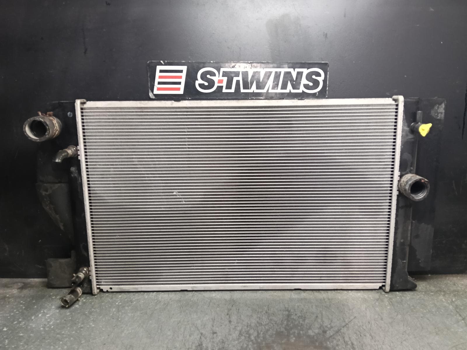 Used auto part listing image: 2013 TOYOTA COROLLA RADIATOR AUTO, 1.8, 2ZR-FE, ZRE152/153R, 03/07-10/13