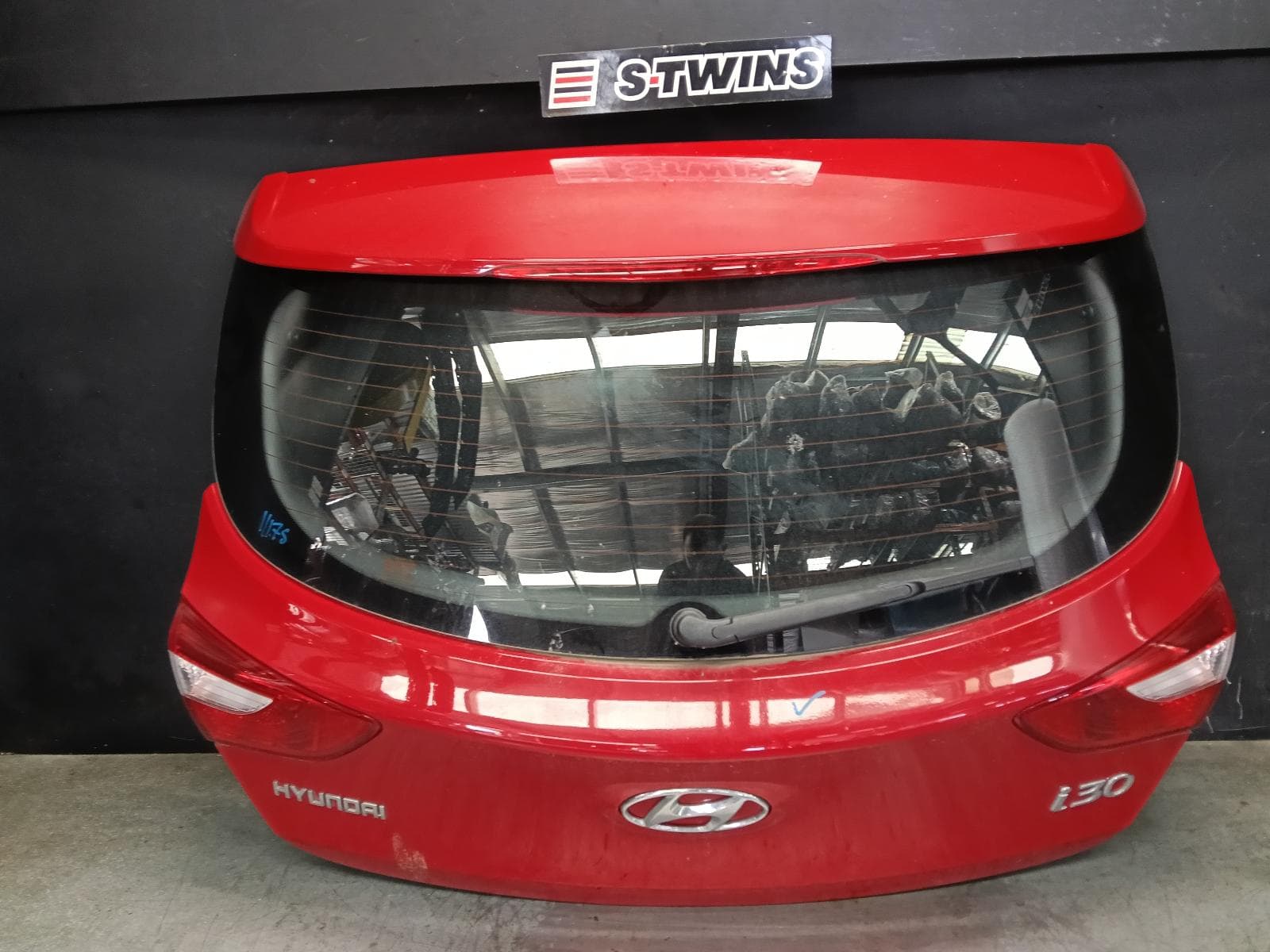 Used auto part listing image: 2013 HYUNDAI I30 BOOTLID TAILGATE TAILGATE, GD, 5DR HATCH, NON CAMERA TYPE, 03/12-02/17