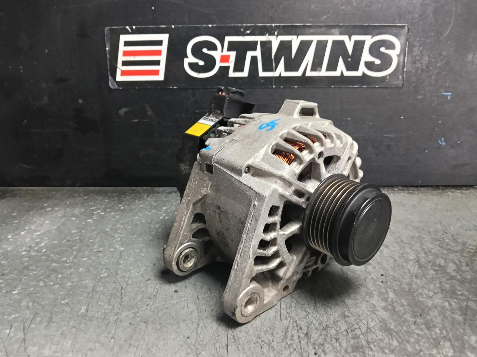 Used auto part listing image: 2013 HYUNDAI I30 ALTERNATOR PETROL, 1.8/2.0, GD, 03/12-02/17