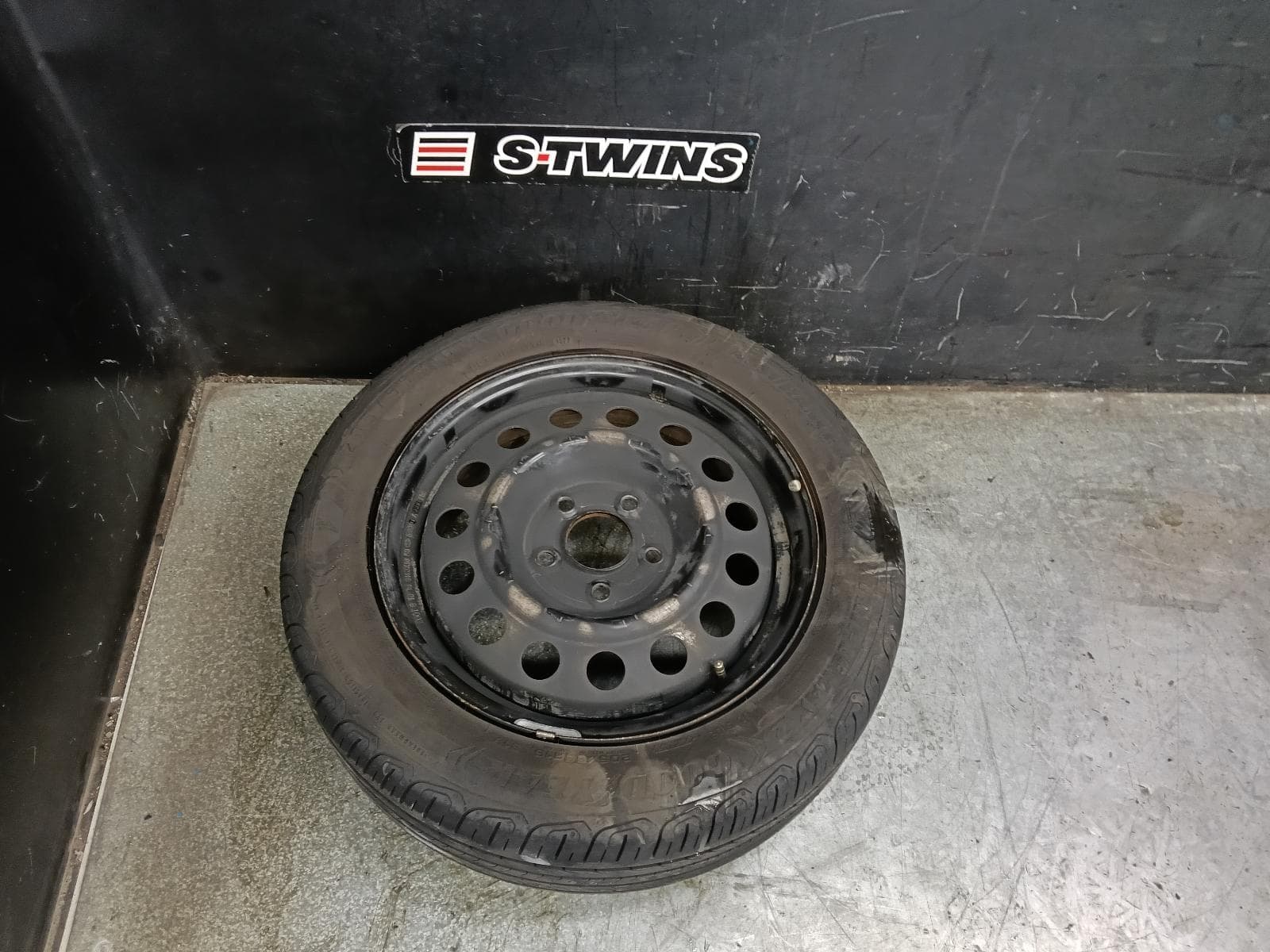 Used auto part listing image: 2013 HYUNDAI I30 WHEEL STANDARD STEEL FACTORY, 16X6.5IN, GD, 03/12-02/17