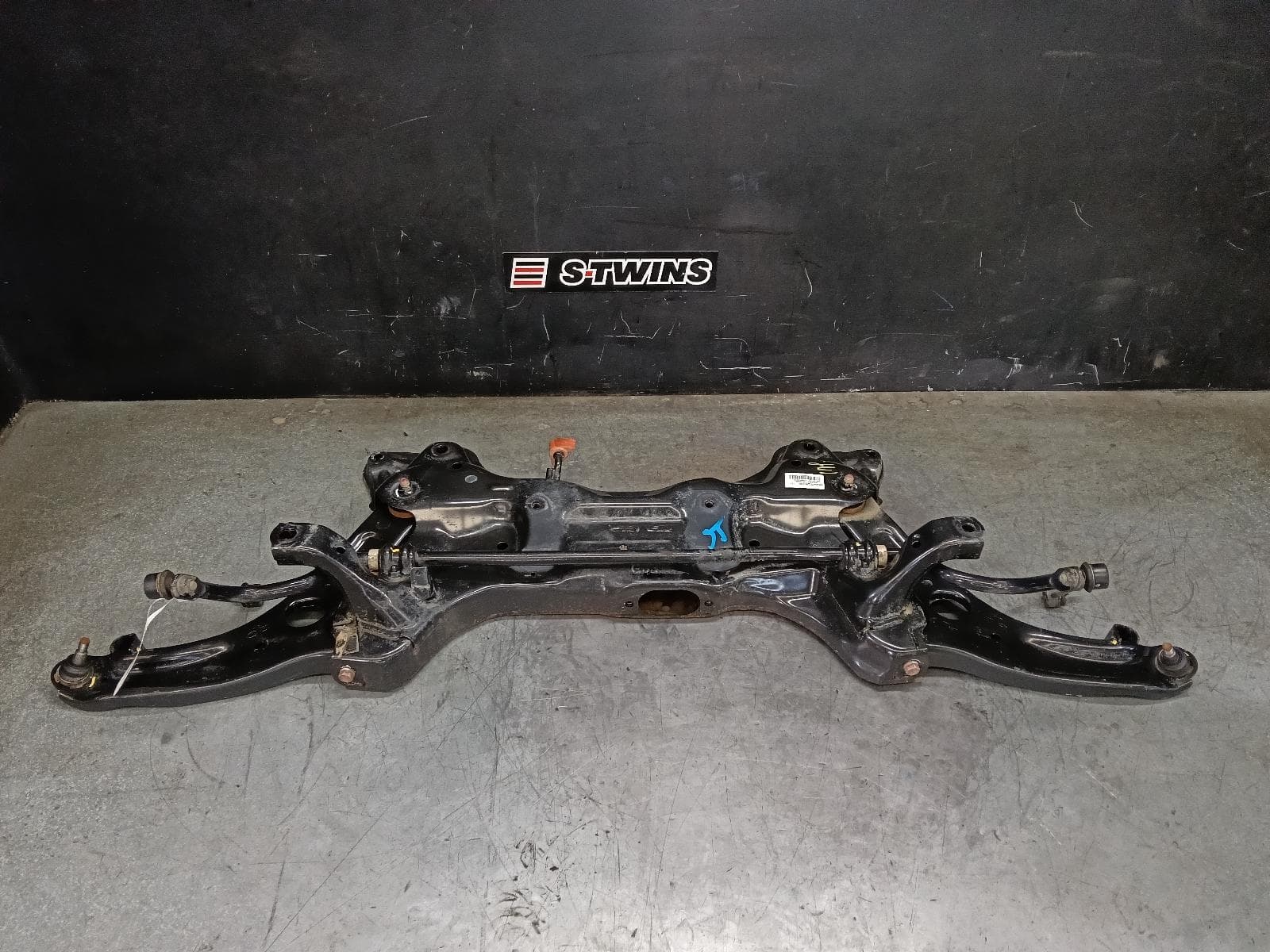 Used auto part listing image: 2013 HYUNDAI I30 FRT XMEMBER CRADLE GD, 5DR HATCH, 05/12-04/17