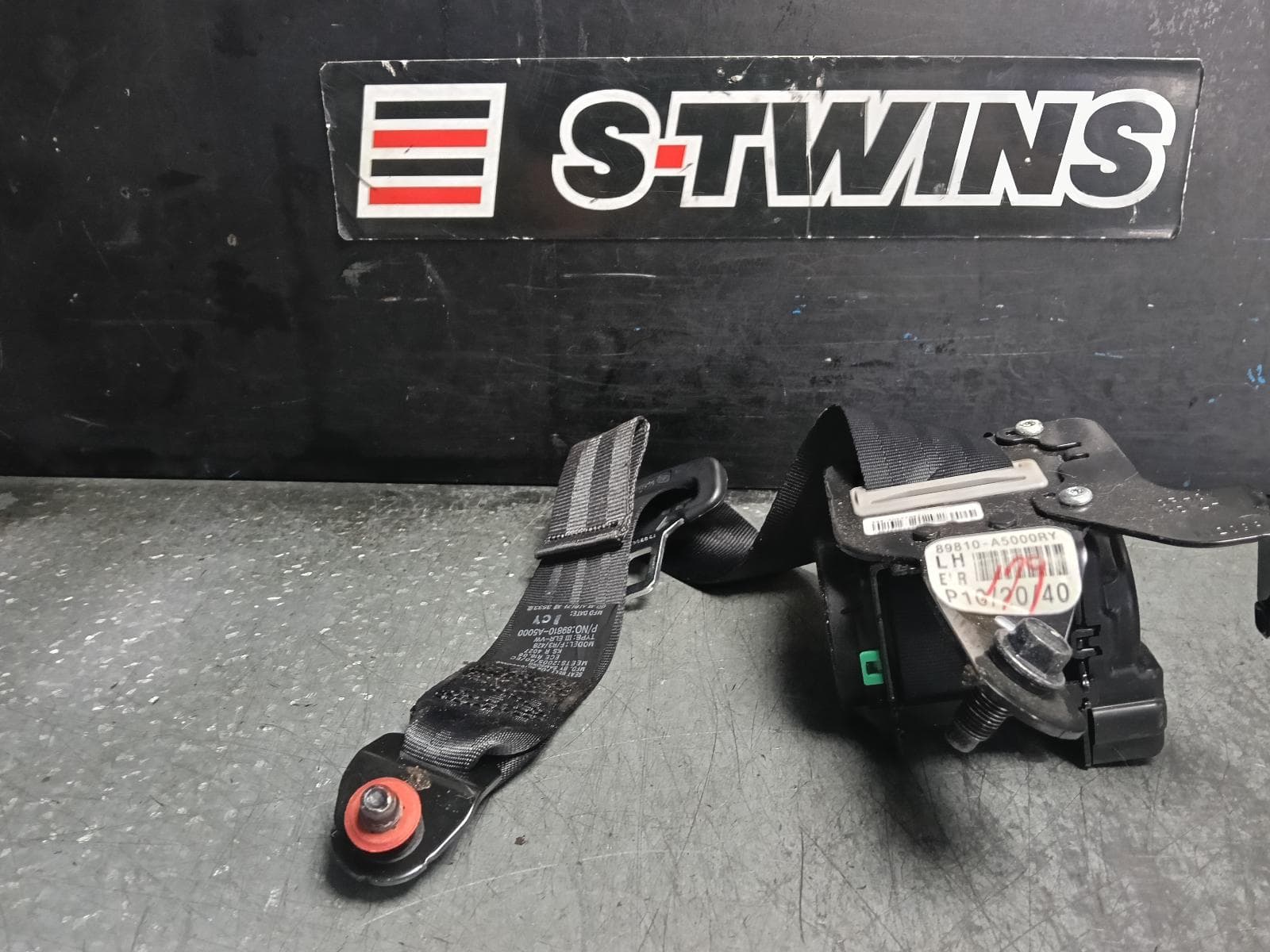 Used auto part listing image: 2013 HYUNDAI I30 SEAT BELT STALK LH REAR, SEAT BELT ONLY, GD, HATCH, 03/12-02/17