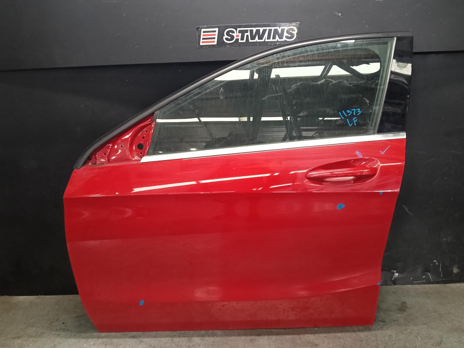 Used auto part listing image: 2015 MERCEDES A CLASS LEFT FRONT DOOR W176, 09/12-03/18