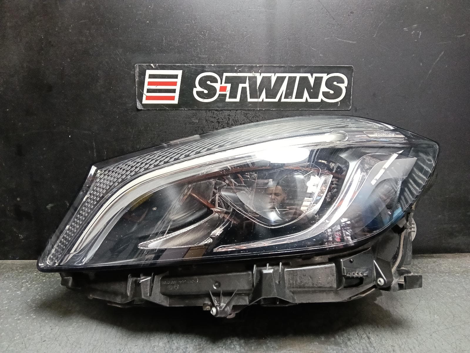 Used auto part listing image: 2015 MERCEDES A CLASS LEFT HEADLAMP W176, W/ LED TYPE, 09/15-03/18