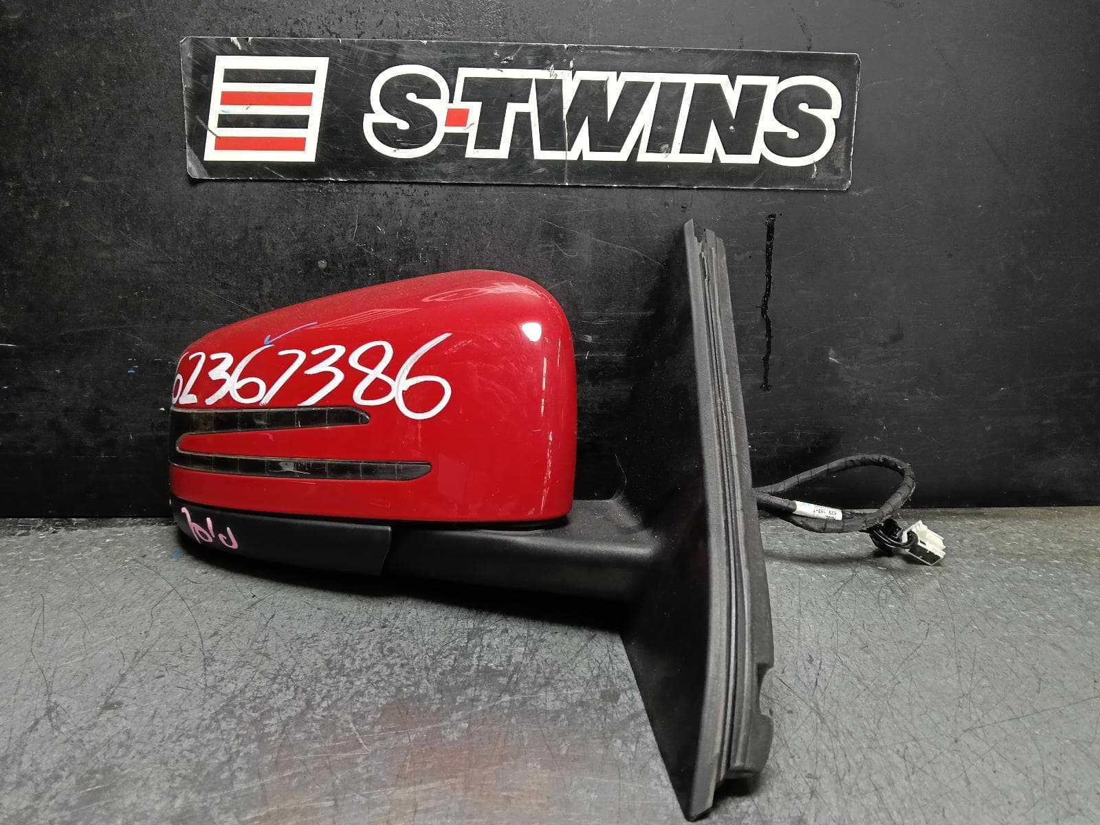 Used auto part listing image: 2015 MERCEDES A CLASS RIGHT DOOR MIRROR W176, MANUAL FOLD, NON MEMORY, W/ BLIND SPOT TYPE, 09/12-03/18
