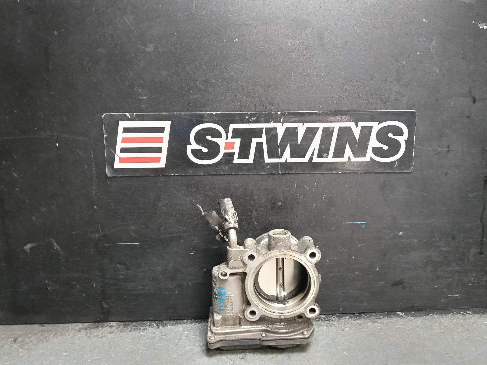 Used auto part listing image: 2013 HYUNDAI IX35 THROTTLE BODY 2.0, G4KD, PETROL, LM SERIES, 11/09-08/13