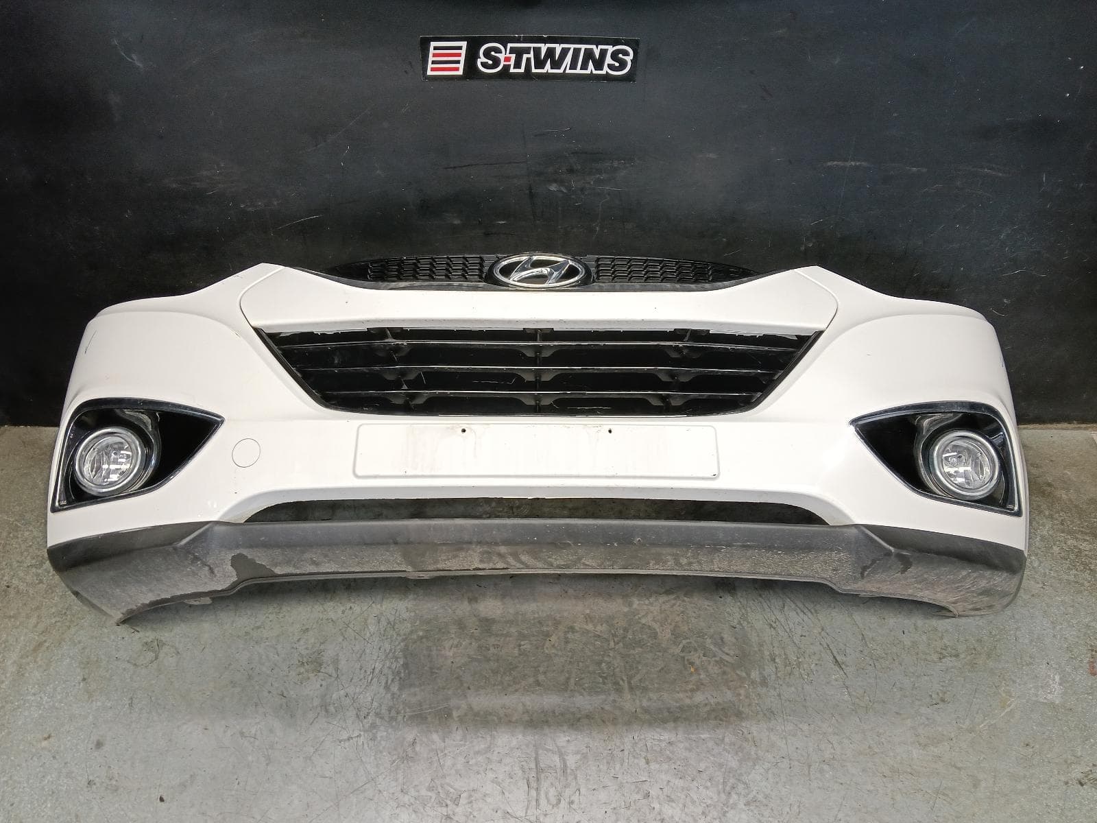 Used auto part listing image: 2013 HYUNDAI IX35 FRONT BUMPER BUMPER BAR, SE/TROPHY, LM SERIES, 10/12-01/16