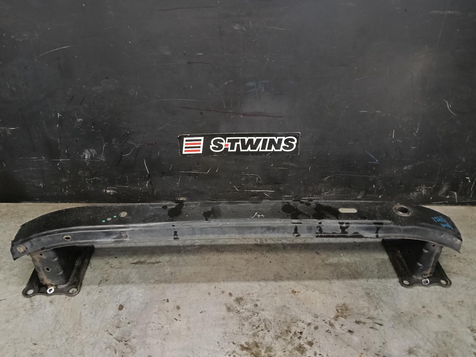 Used auto part listing image: 2013 HYUNDAI IX35 F BAR REINFORC BRACK MAIN REINFORCEMENT, LM SERIES, SE TYPE, 10/12-01/16
