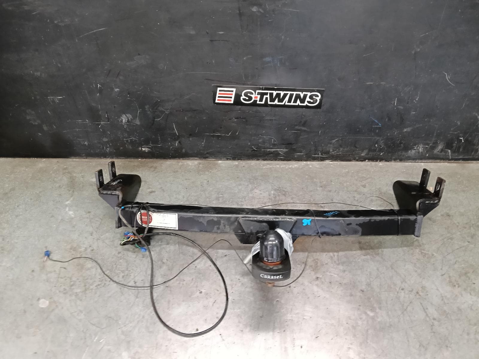Used auto part listing image: 2013 HYUNDAI IX35 TOWBAR LM SERIES, STANDARD TYPE, 1600kg, 11/09-01/16