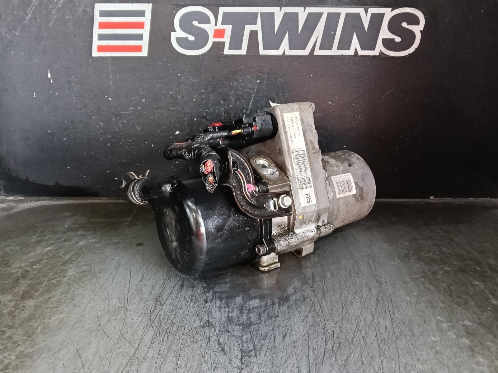 Used auto part listing image: 2014 JEEP GRANDCHEROKEE STEERING PUMP PETROL, 3.6, WK, ELECTRO-HYDRAULIC TYPE, 04/13-09/16