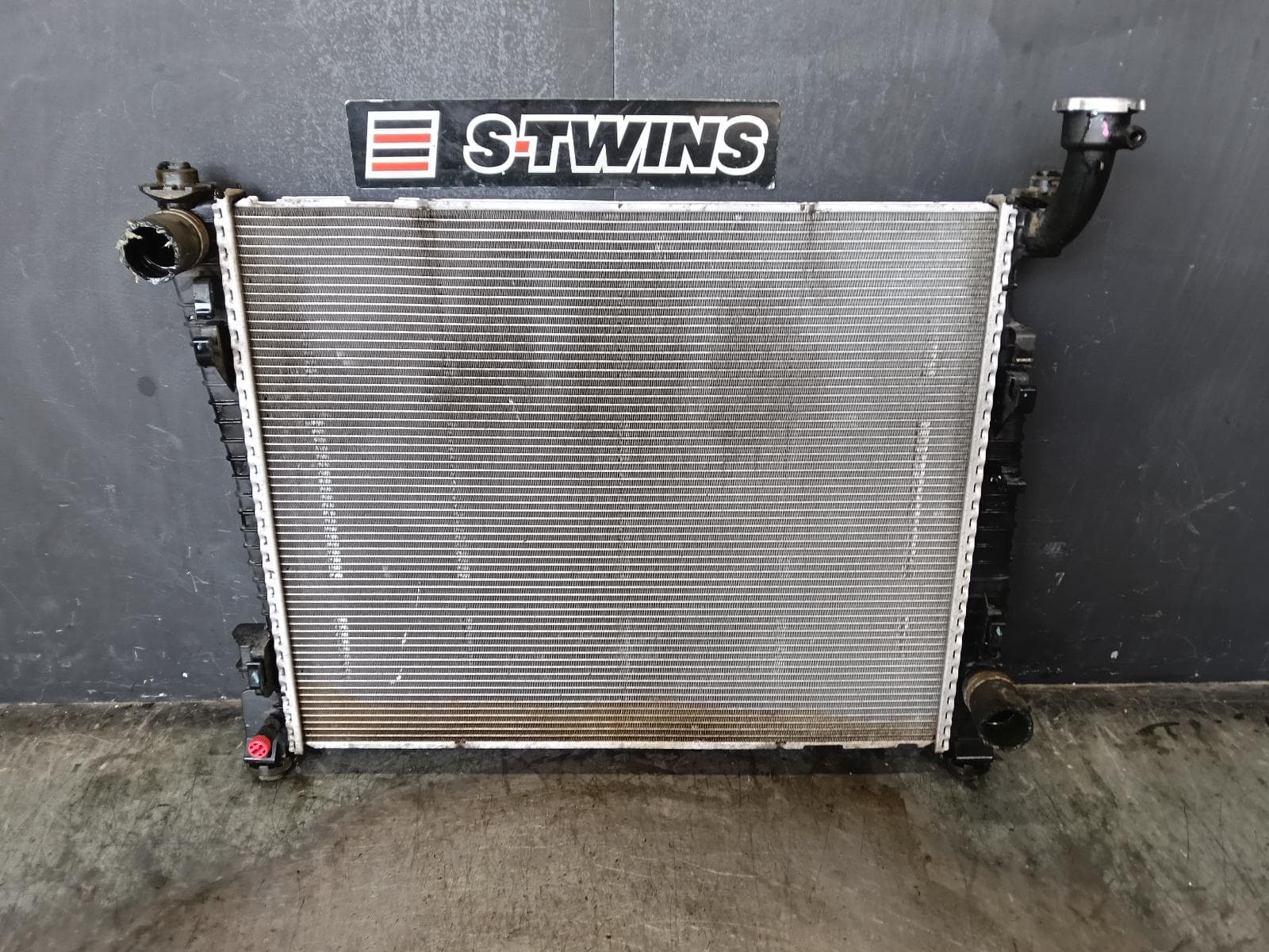 Used auto part listing image: 2014 JEEP GRANDCHEROKEE RADIATOR AUTO, 3.6, PETROL, WK, 04/13-09/16
