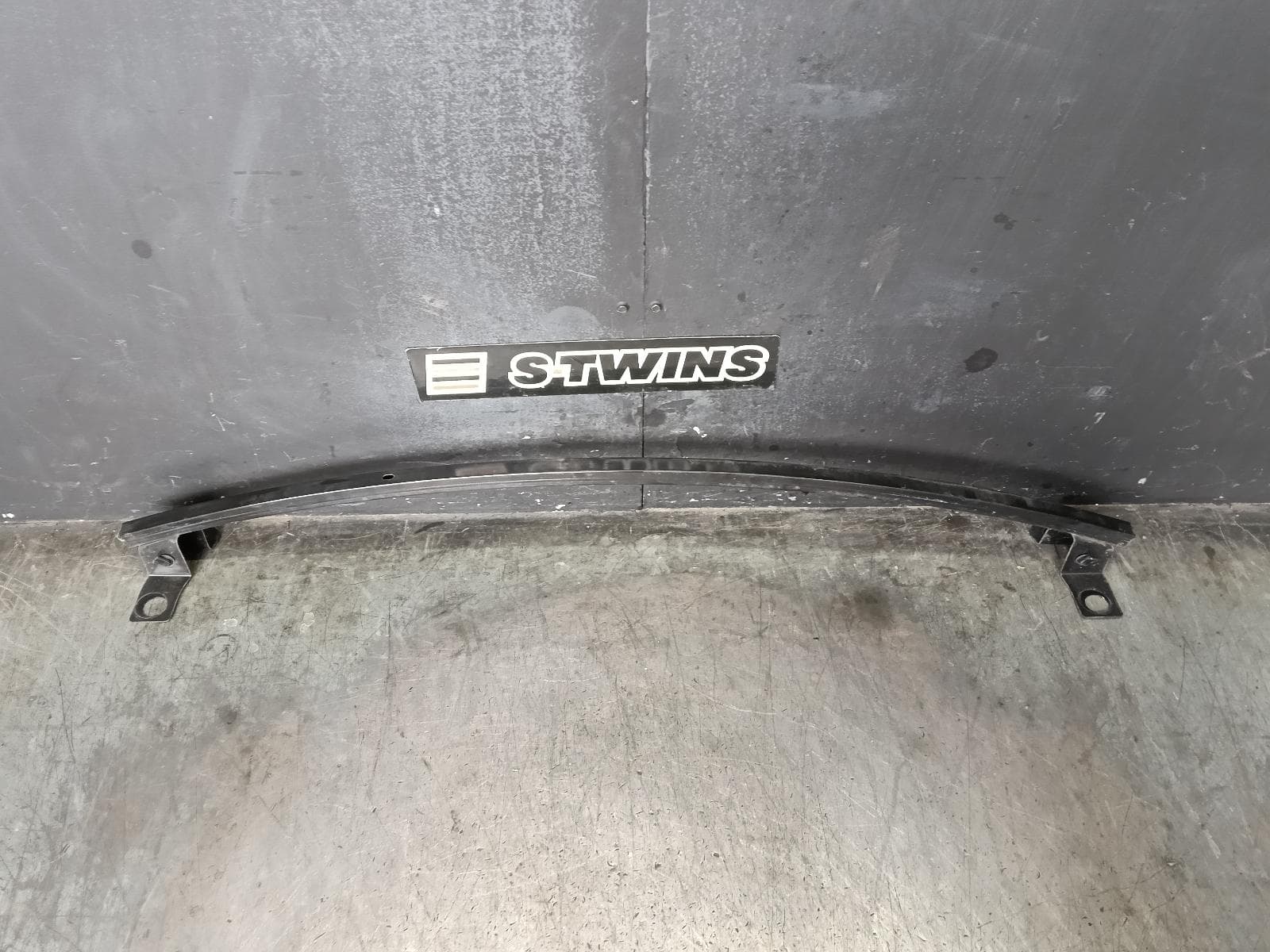 Used auto part listing image: 2014 JEEP GRANDCHEROKEE F BAR REINFORC BRACK UPPER THIN REINFORCEMENT, WK, 04/13-02/22