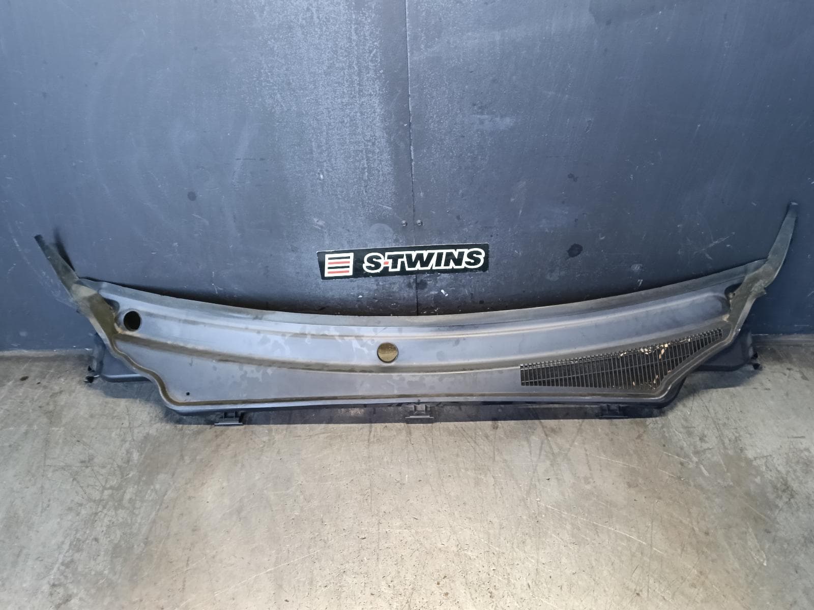 Used auto part listing image: 2014 JEEP GRANDCHEROKEE PLENUM CHAMBER WK, 10/10-02/22