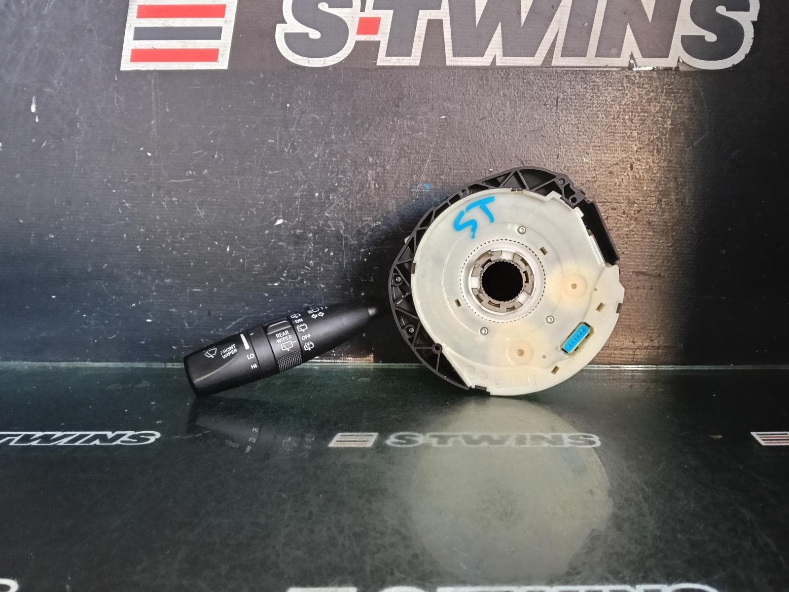 Used auto part listing image: 2014 JEEP GRANDCHEROKEE COMBINATION SWITCH ASSY, WK, NON HEATED & NON POWER TILT STEERING WHEEL TYPE, 04/13-09/16
