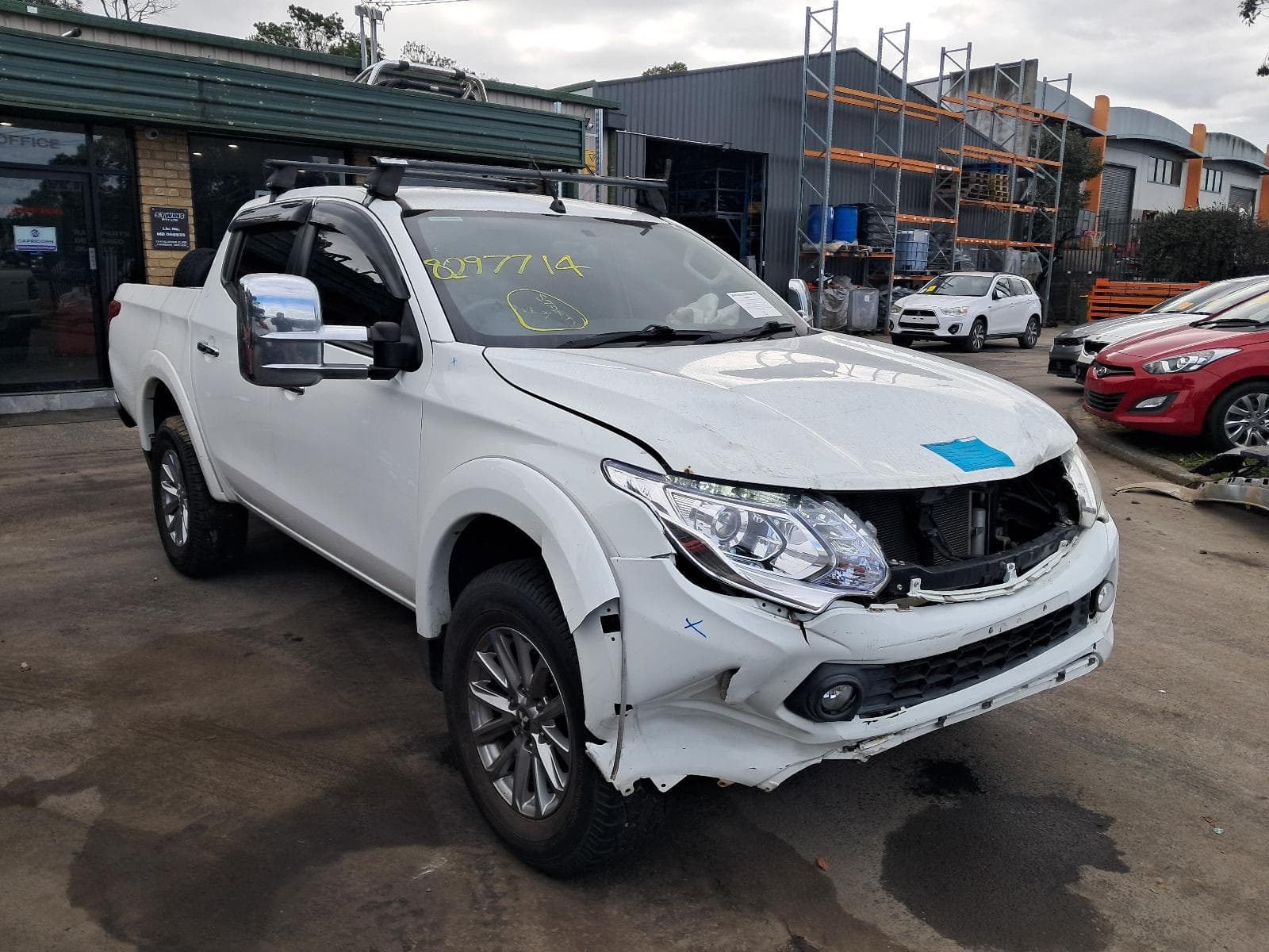 Used auto part listing image: 2015 MITSUBISHI TRITON ROOF RACK BARS ROOF RACKS, MN, 08/09-04/15