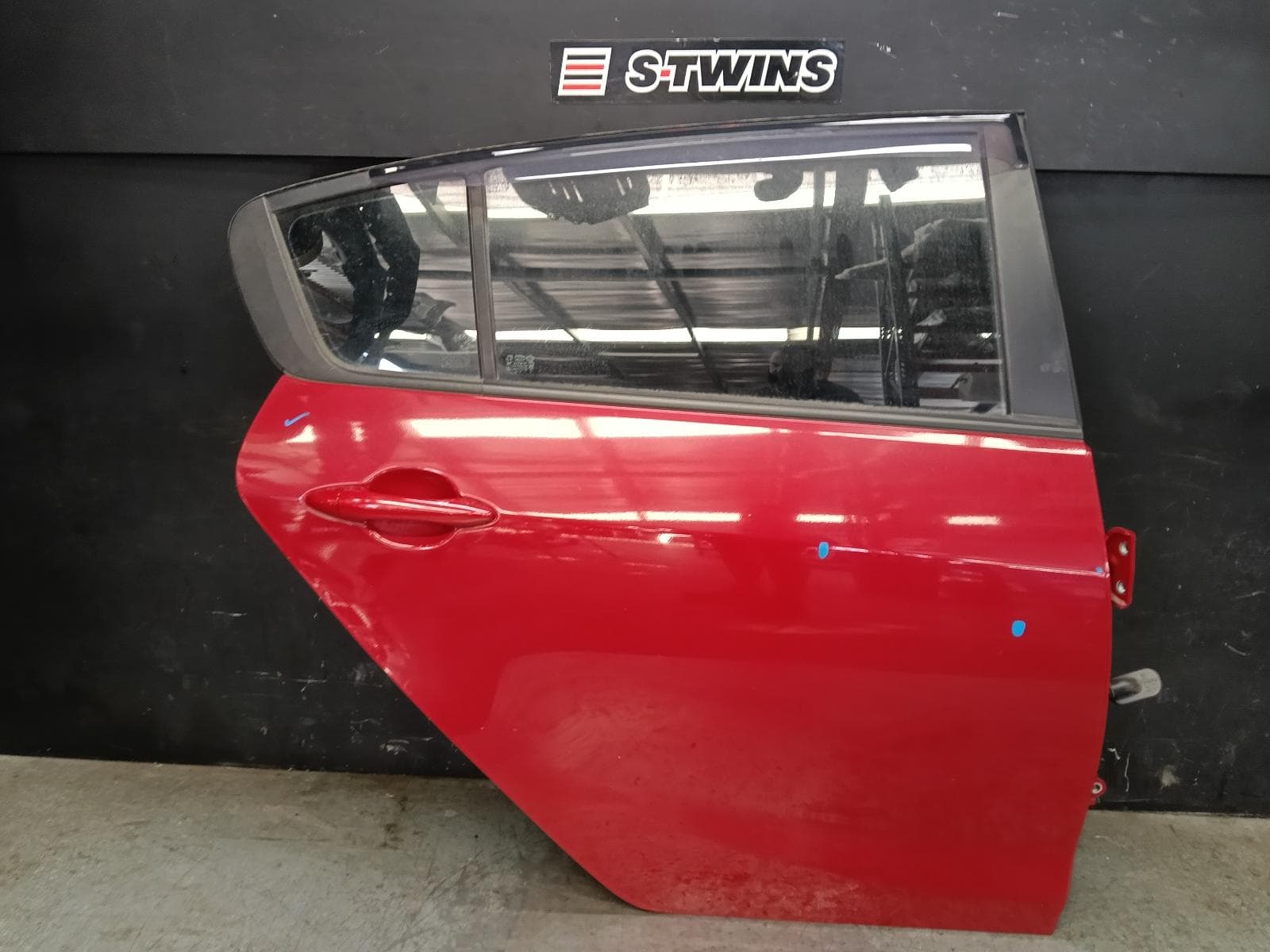 Used auto part listing image: 2015 KIA CERATO RIGHT REAR DOOR SLIDING YD, HATCH, 04/13-05/18