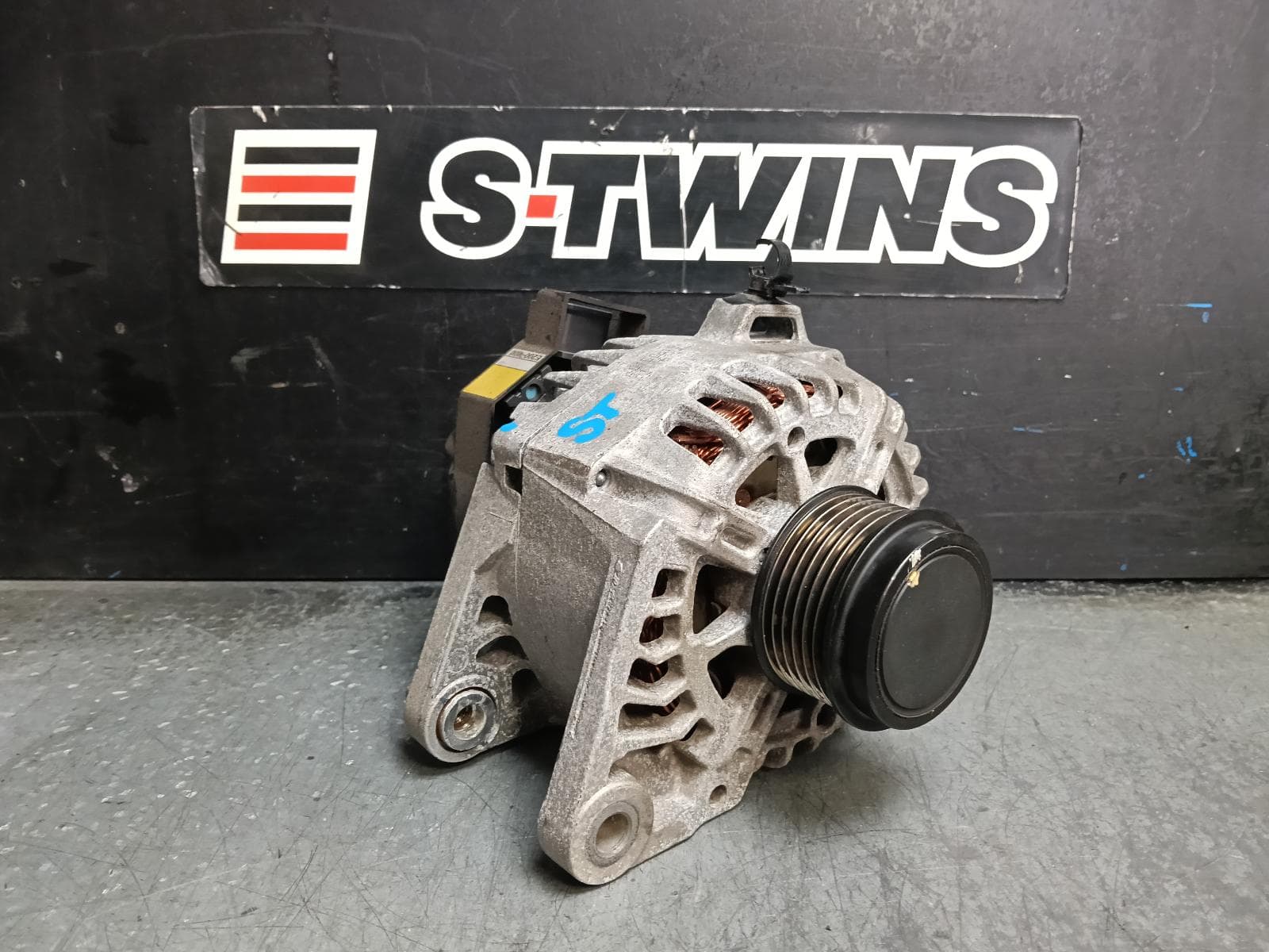 Used auto part listing image: 2015 KIA CERATO ALTERNATOR PETROL, 1.8, G4NB, YD, 04/13-02/16