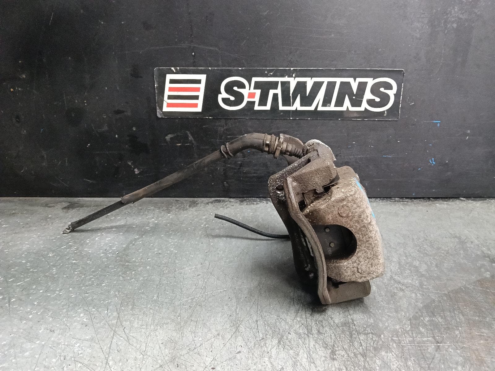 Used auto part listing image: 2015 KIA CERATO CALIPER RH REAR, SEDAN/HATCH/COUPE, YD, 04/13-05/18