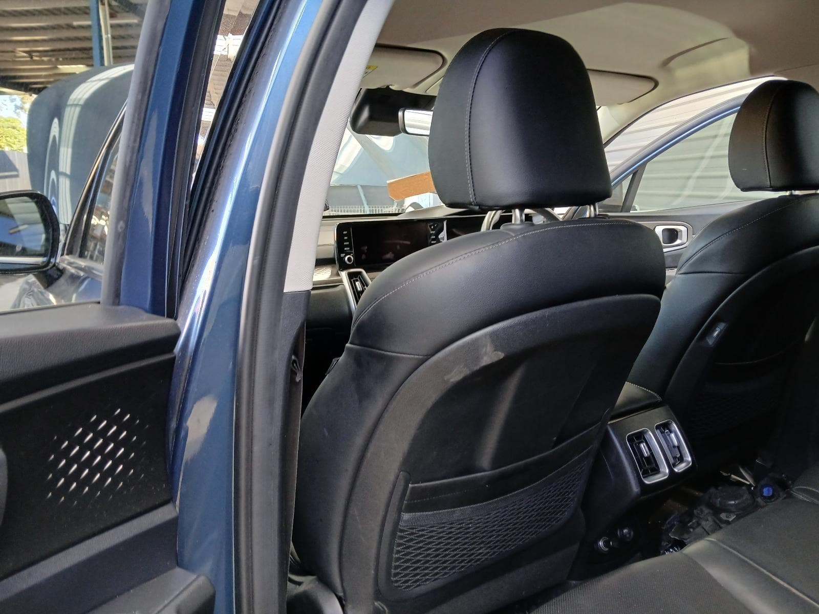 2022 KIA SORENTO 11