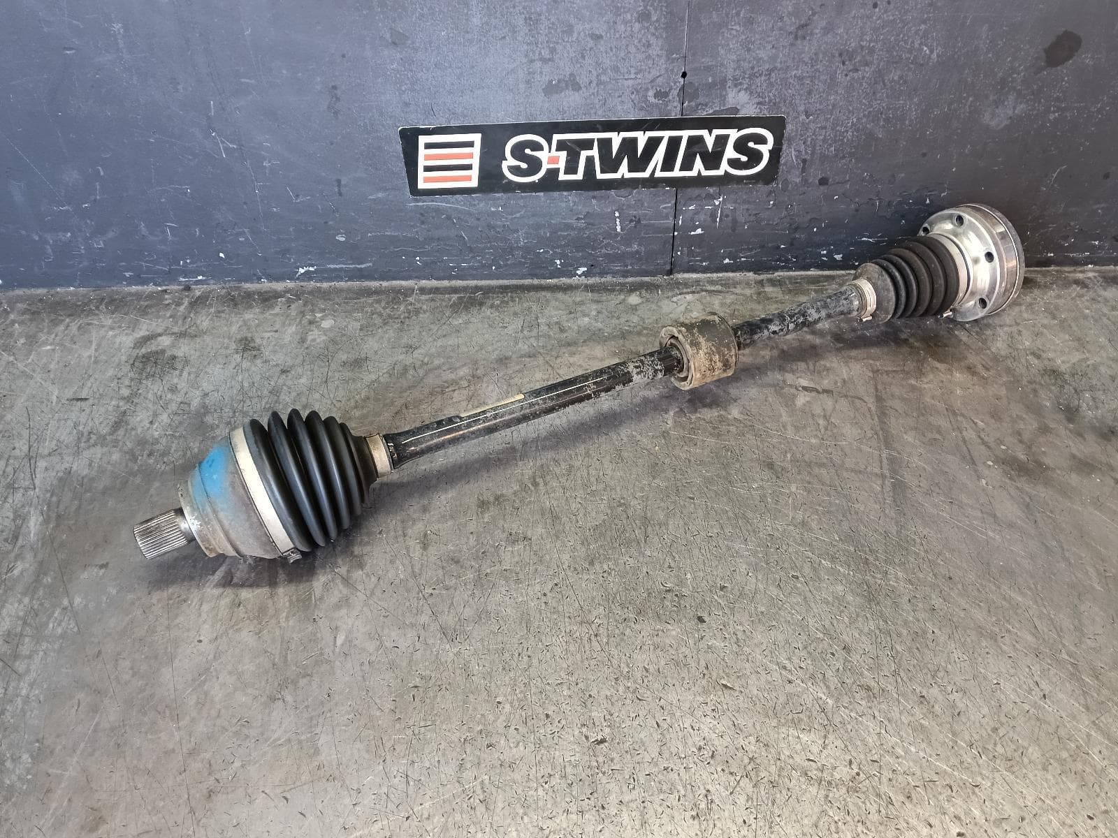 Used auto part listing image: 2018 AUDI Q2 RIGHT DRIVESHAFT FRONT, FWD, PETROL, 1.4, GA, CZEA CODE, 10/16-01/21