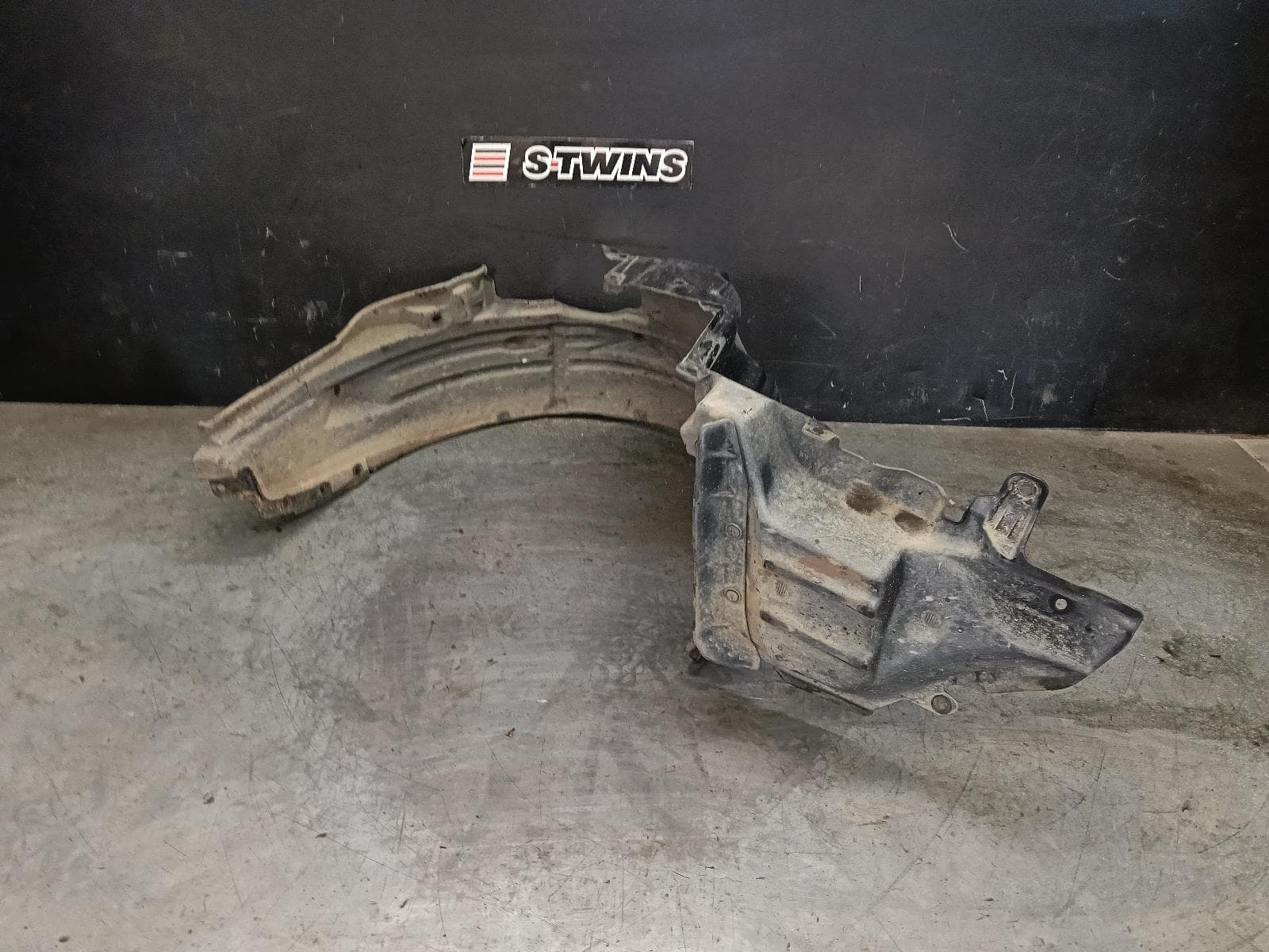 Used auto part listing image: 2018 SUBARU XV LEFT GUARD LINER G5X, 03/17-06/23
