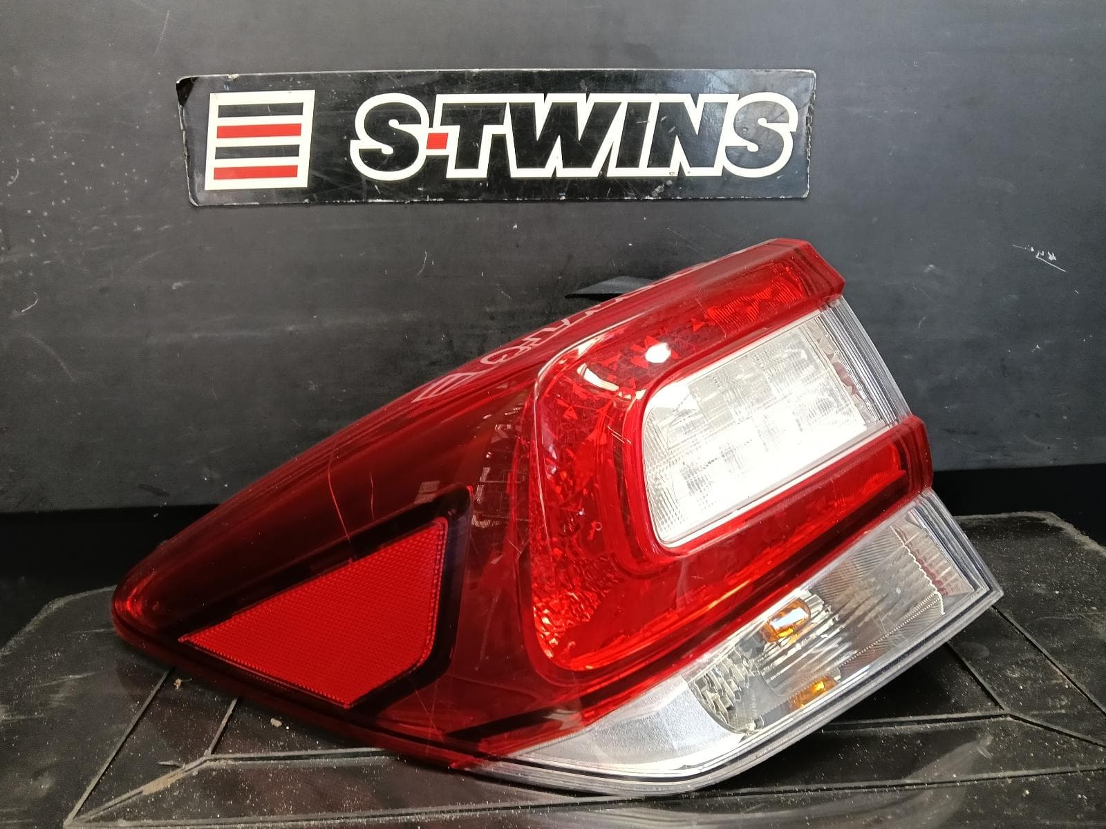 Used auto part listing image: 2018 SUBARU XV LEFT TAILLIGHT W/ CHROME INSERT TYPE, G5X, 03/17-04/20