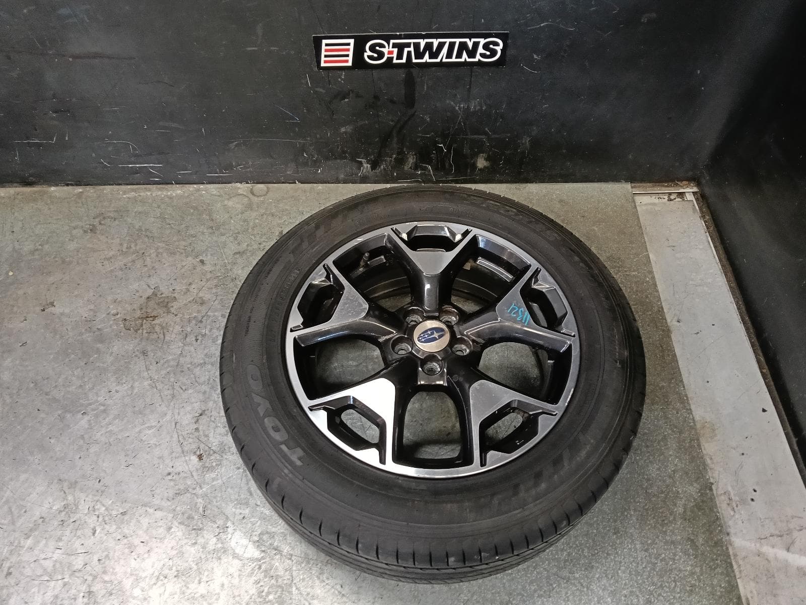 Used auto part listing image: 2018 SUBARU XV WHEEL MAG FACTORY, 17X7IN, 5 Y POLISHED SPOKE, G5X, 03/17-06/23