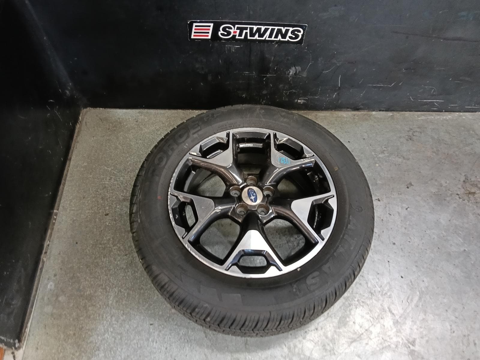 Used auto part listing image: 2018 SUBARU XV WHEEL MAG FACTORY, 17X7IN, 5 Y POLISHED SPOKE, G5X, 03/17-06/23