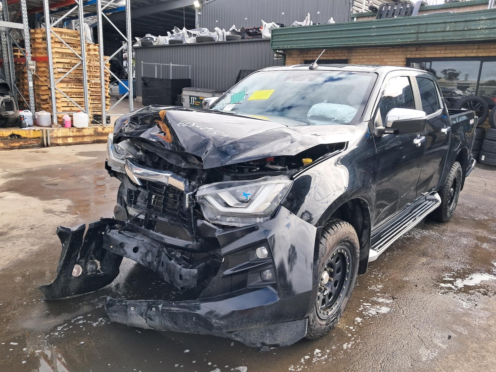 Used auto part listing image: 2021 ISUZU DMAX DIFFERENTIAL CENTRE RG, FRONT, DIESEL, 3.0, TURBO, GT4 AXLE CODE, 3.727 RATIO, W/ DIFF LOCK TYPE, 07/20