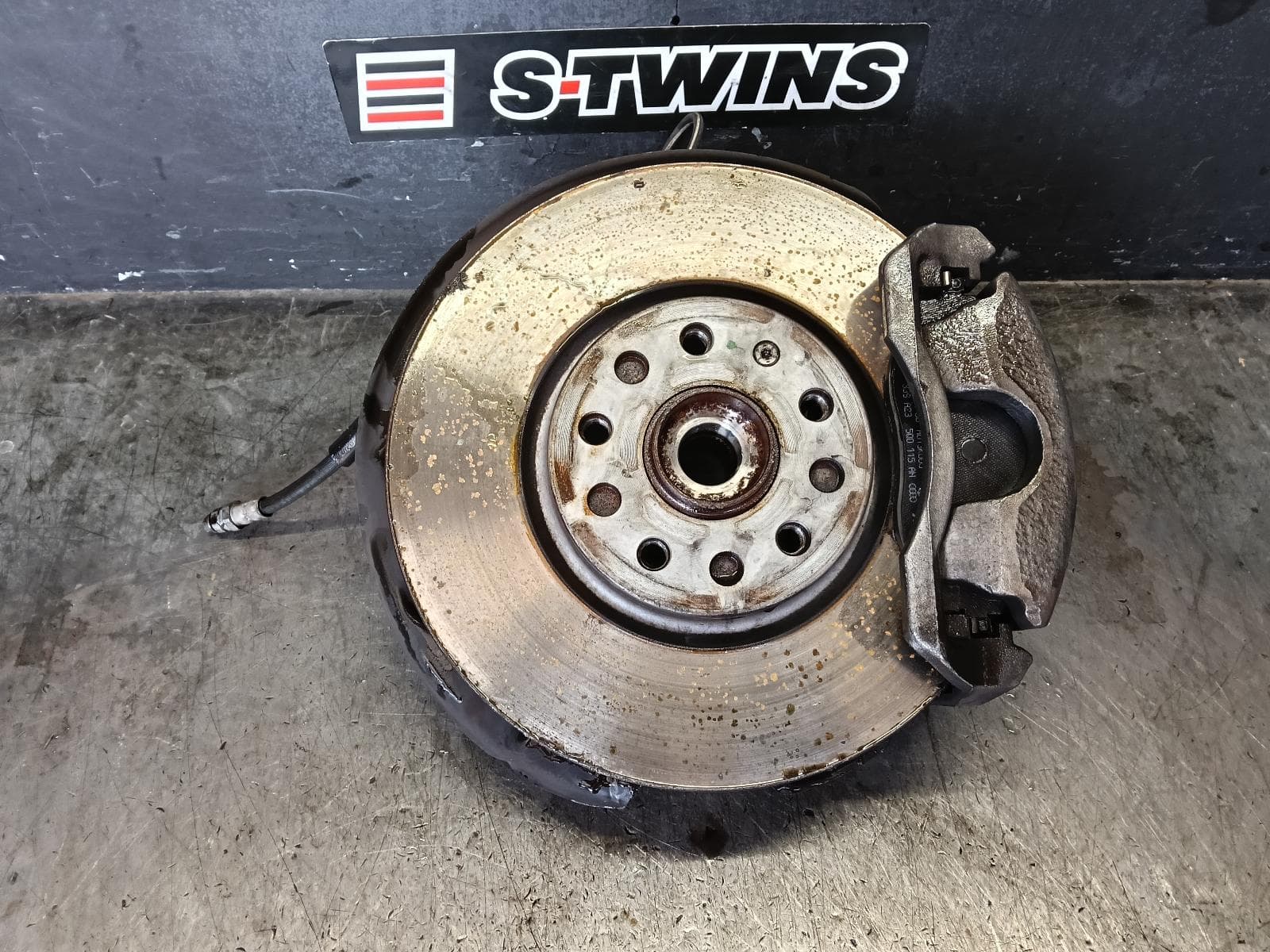 Used auto part listing image: 2019 VOLKSWAGEN TIGUAN RIGHT FRONT HUB ASSEMBLY 5NA, 06/16-02/24