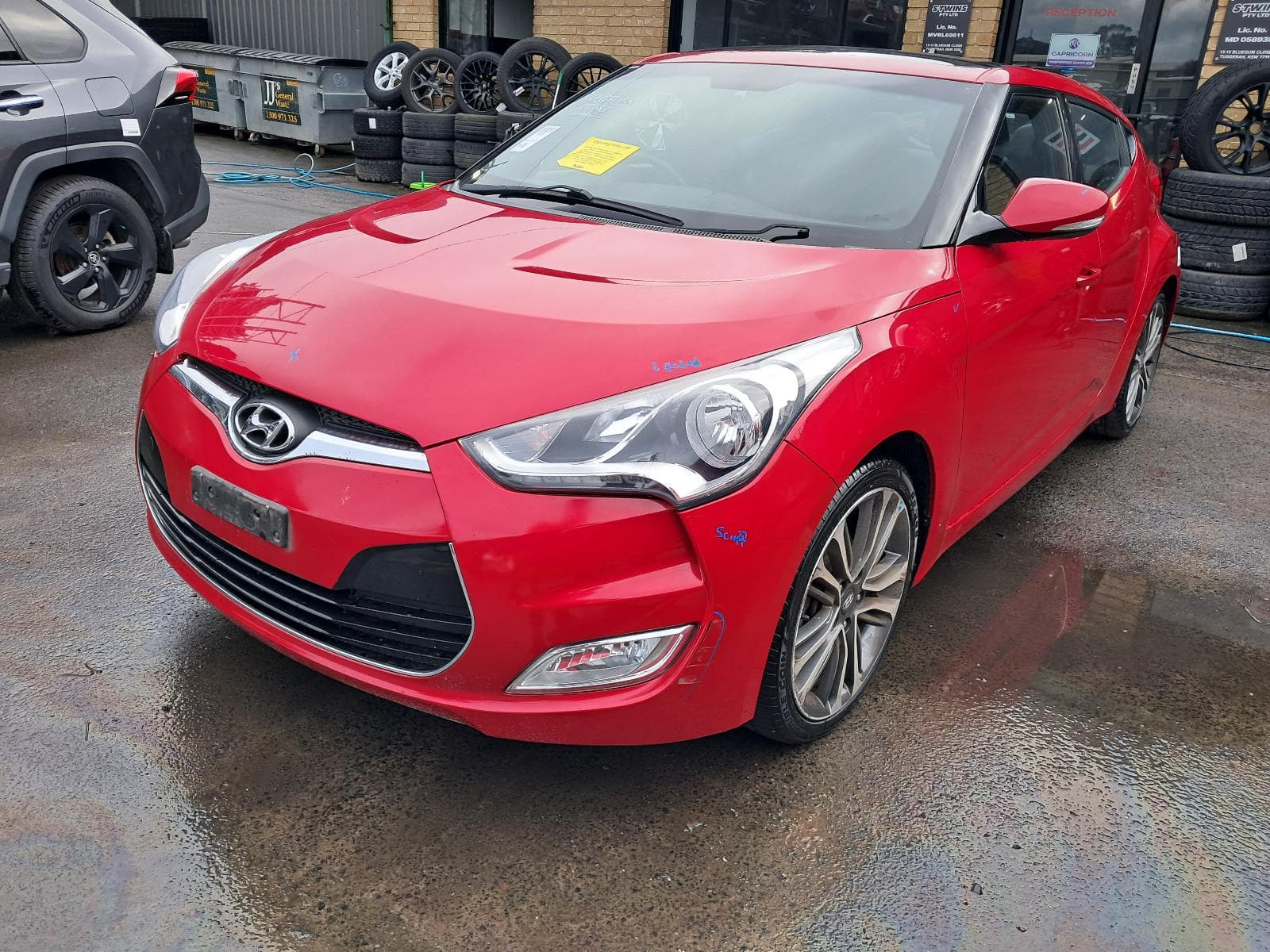 Used auto part listing image: 2016 HYUNDAI VELOSTER RIGHT FRONT LOWER CONTROL ARM FS, 10/11-02/18