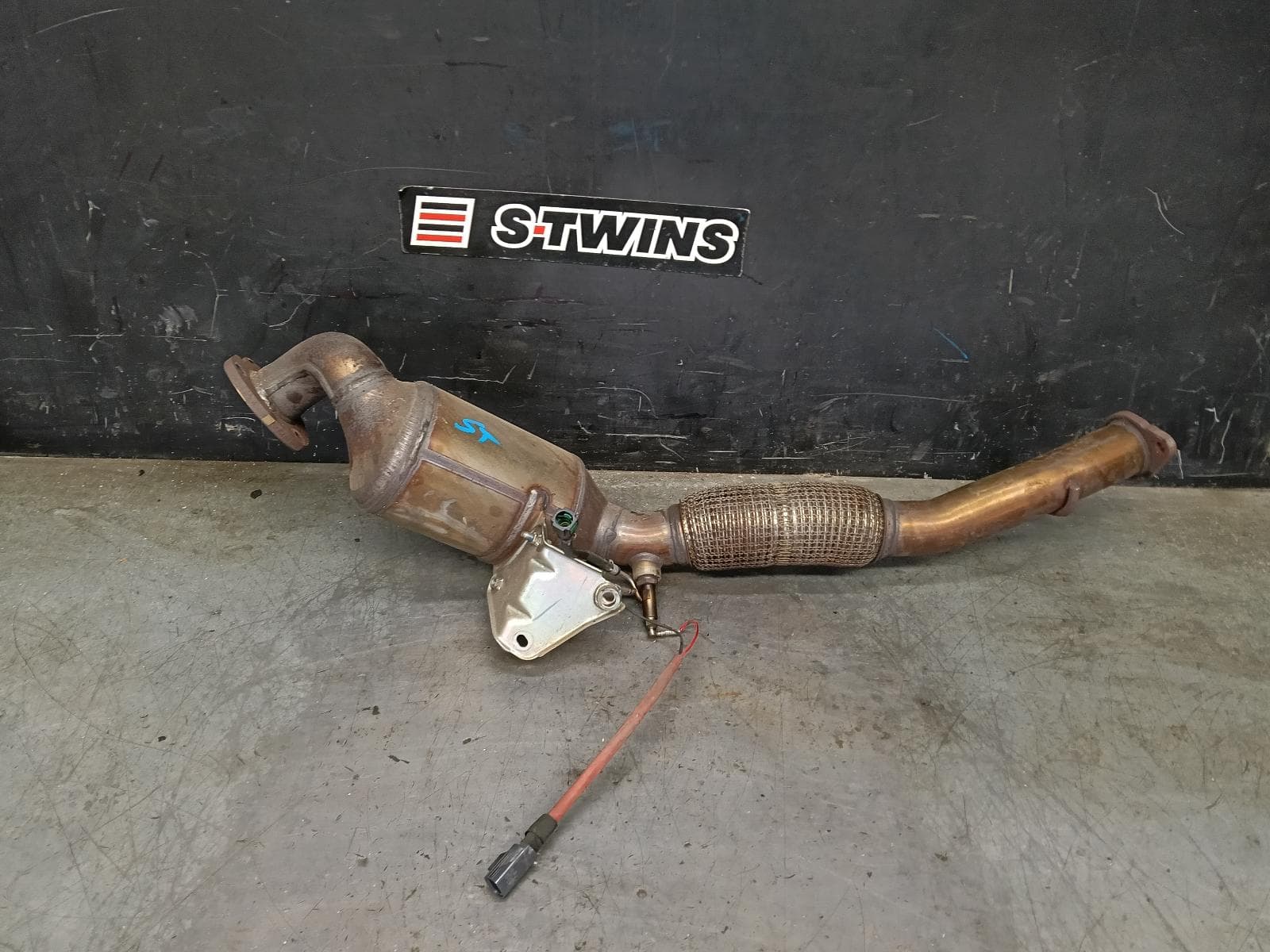 Used auto part listing image: 2020 MAZDA BT50 CATALYTIC CONVERTER DOWNPIPE-CAT TYPE, 3.2, DIESEL, W/ DPF INJECTOR/NOZZLE TYPE, UP-UR, 07/16-06/20
