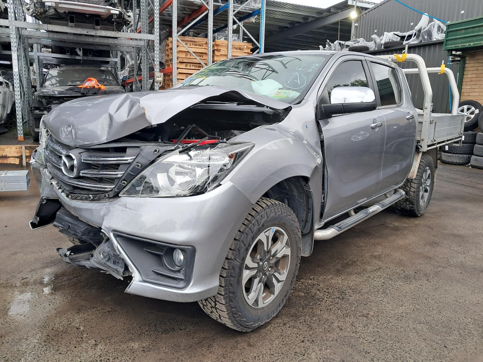 Used auto part listing image: 2020 MAZDA BT50 COMBINATION SWITCH ASSY, W/ FOGLAMP & AUTO H/LAMP TYPE, UR, 09/15-06/20