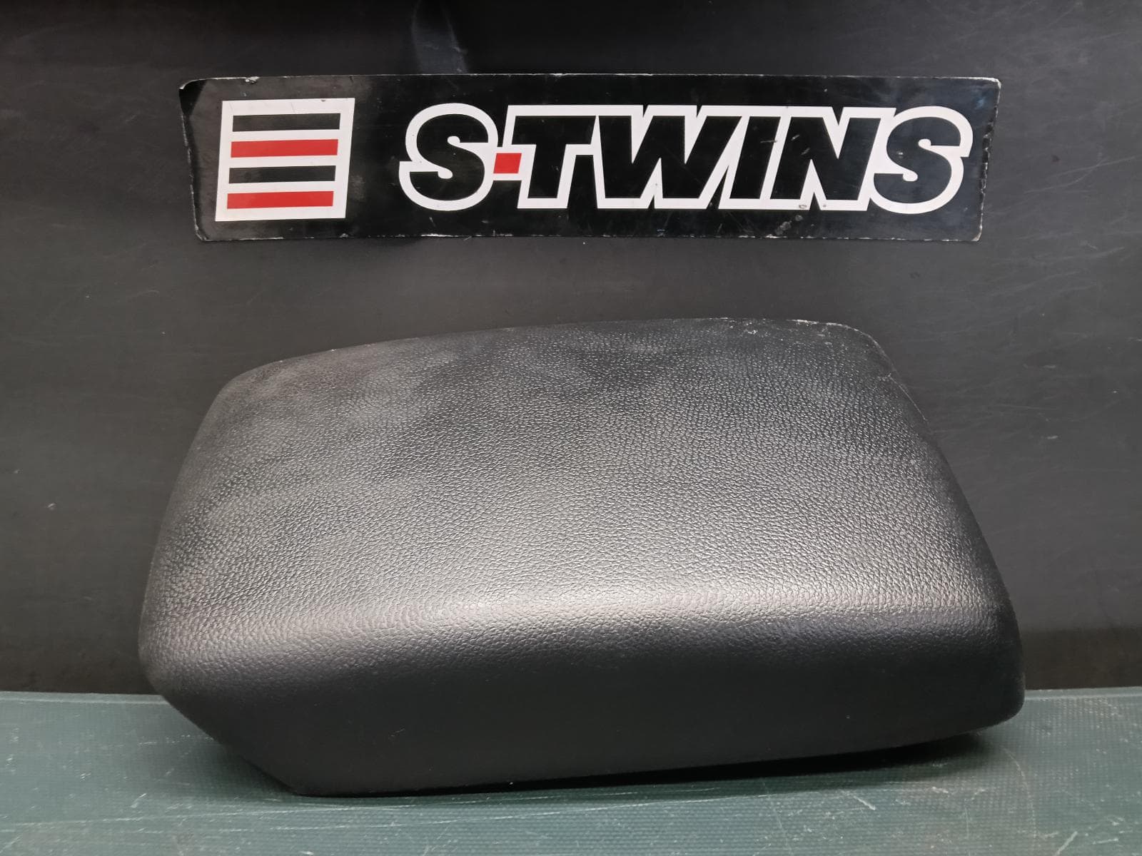 Used auto part listing image: 2020 MAZDA BT50 CONSOLE CENTRE CONSOLE LID ONLY, VINYL, BLACK, UP-UR, 10/11-06/20