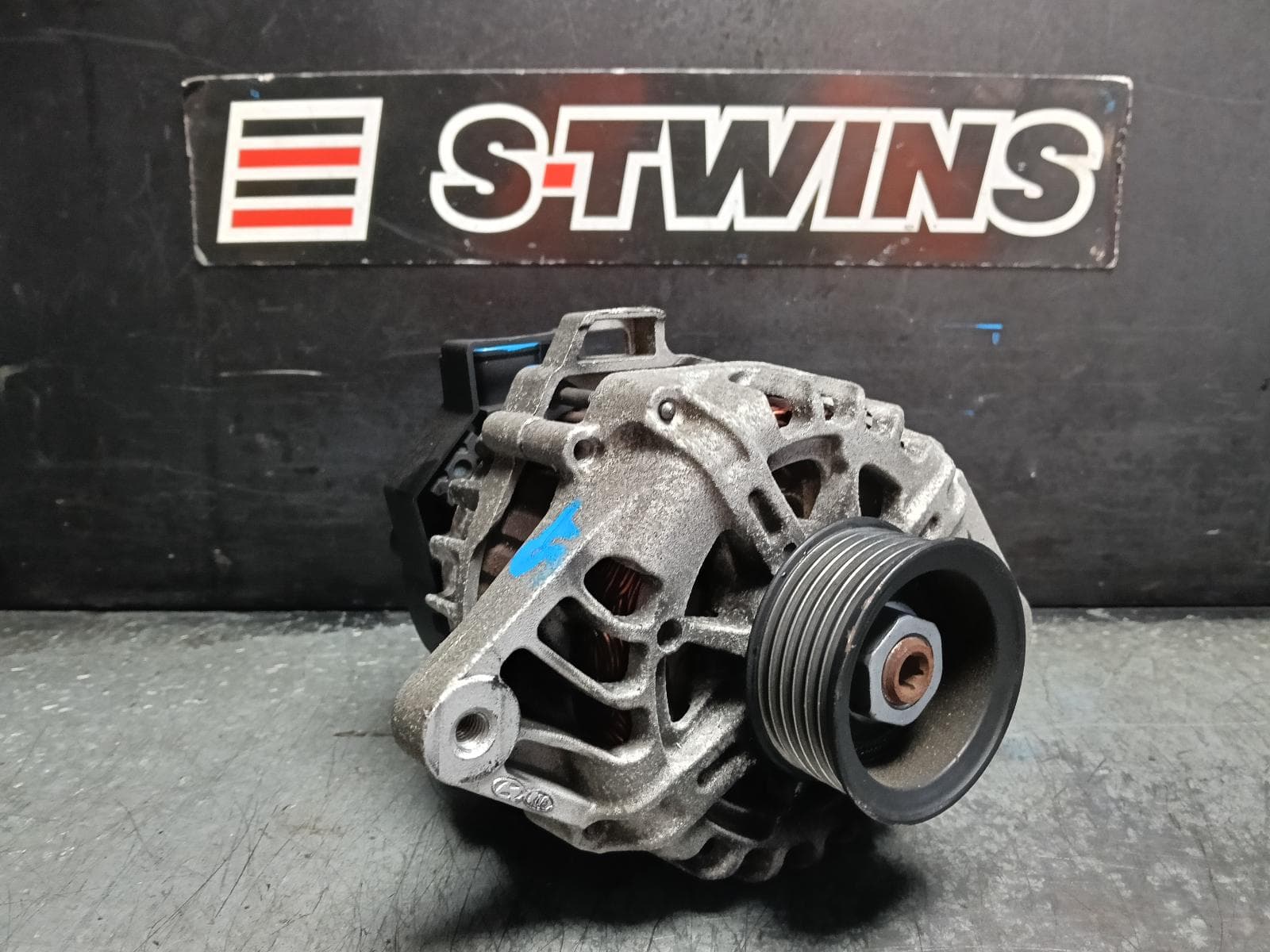 Used auto part listing image: 2016 HYUNDAI VELOSTER ALTERNATOR 1.6, G4FD, FS, 10/11-02/18 0000418242