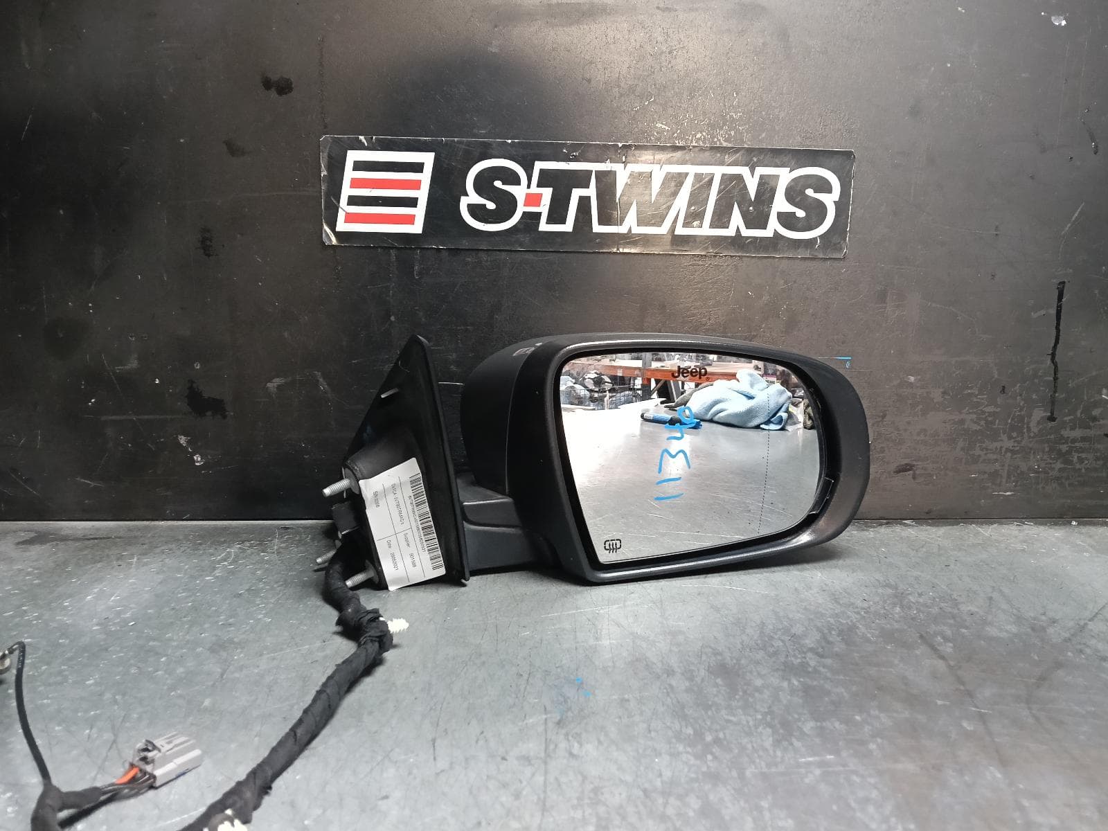 Used auto part listing image: 2021 JEEP COMPASS RIGHT DOOR MIRROR M6, W/ POWER FOLD, CAMERA TYPE, DARK GREY, 04/21-12/23