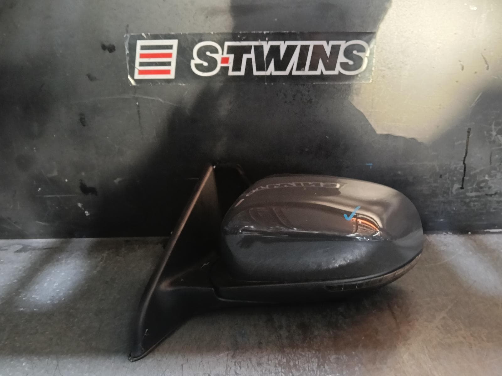 Used auto part listing image: 2021 JEEP COMPASS LEFT DOOR MIRROR M6, W/ POWER FOLD, CAMERA TYPE, DARK GREY, 04/21-12/23