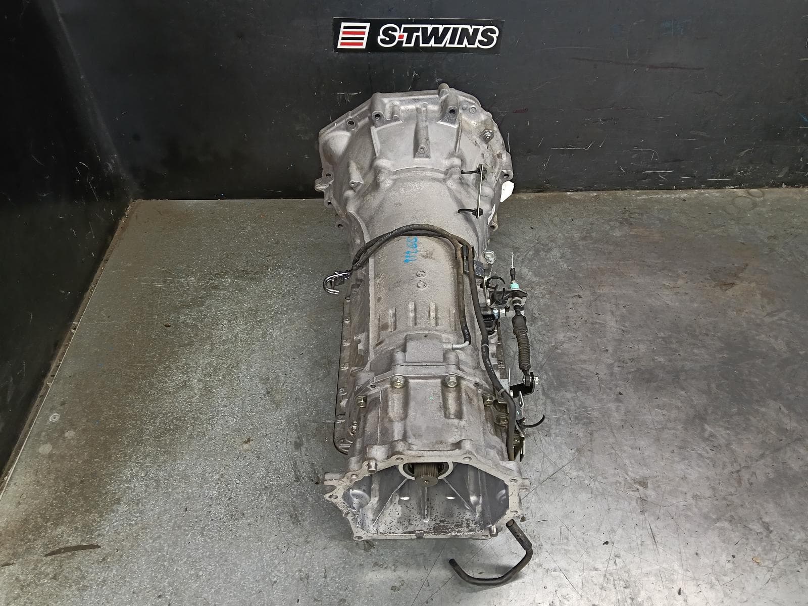 Used auto part listing image: 2021 NISSAN NAVARA TRANS GEARBOX NP300, AUTO, 4WD, DIESEL, 2.3, YS23DDTT, TWIN TURBO, NO TRANSFER CASE, 01/21-01/26