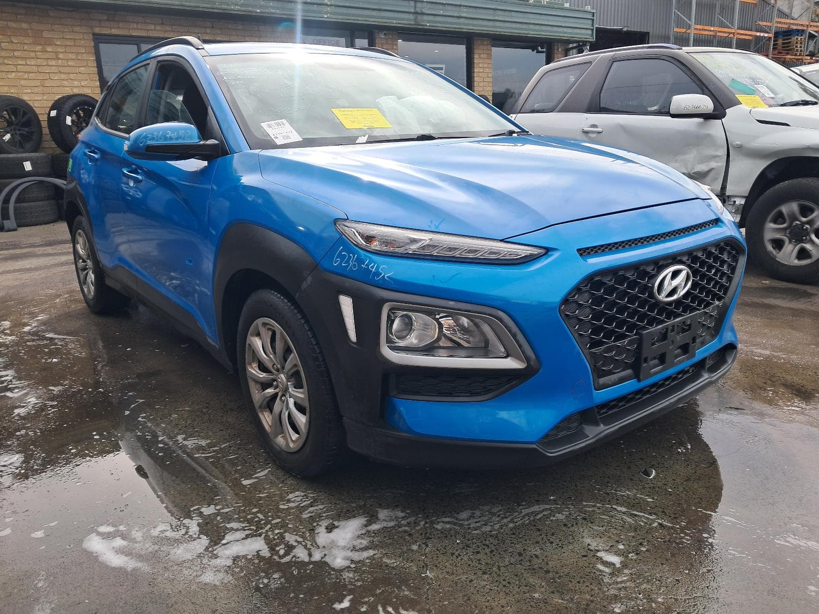 Used auto part listing image: 2019 HYUNDAI KONA RIGHT FRONT DOOR WINDOW OS, 09/17-07/23