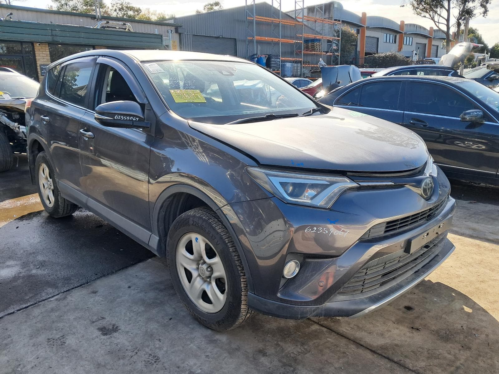 Used auto part listing image: 2018 TOYOTA RAV4 WASHER BOTTLE XA40, NON H/LAMP WASHER TYPE, 12/12-12/18