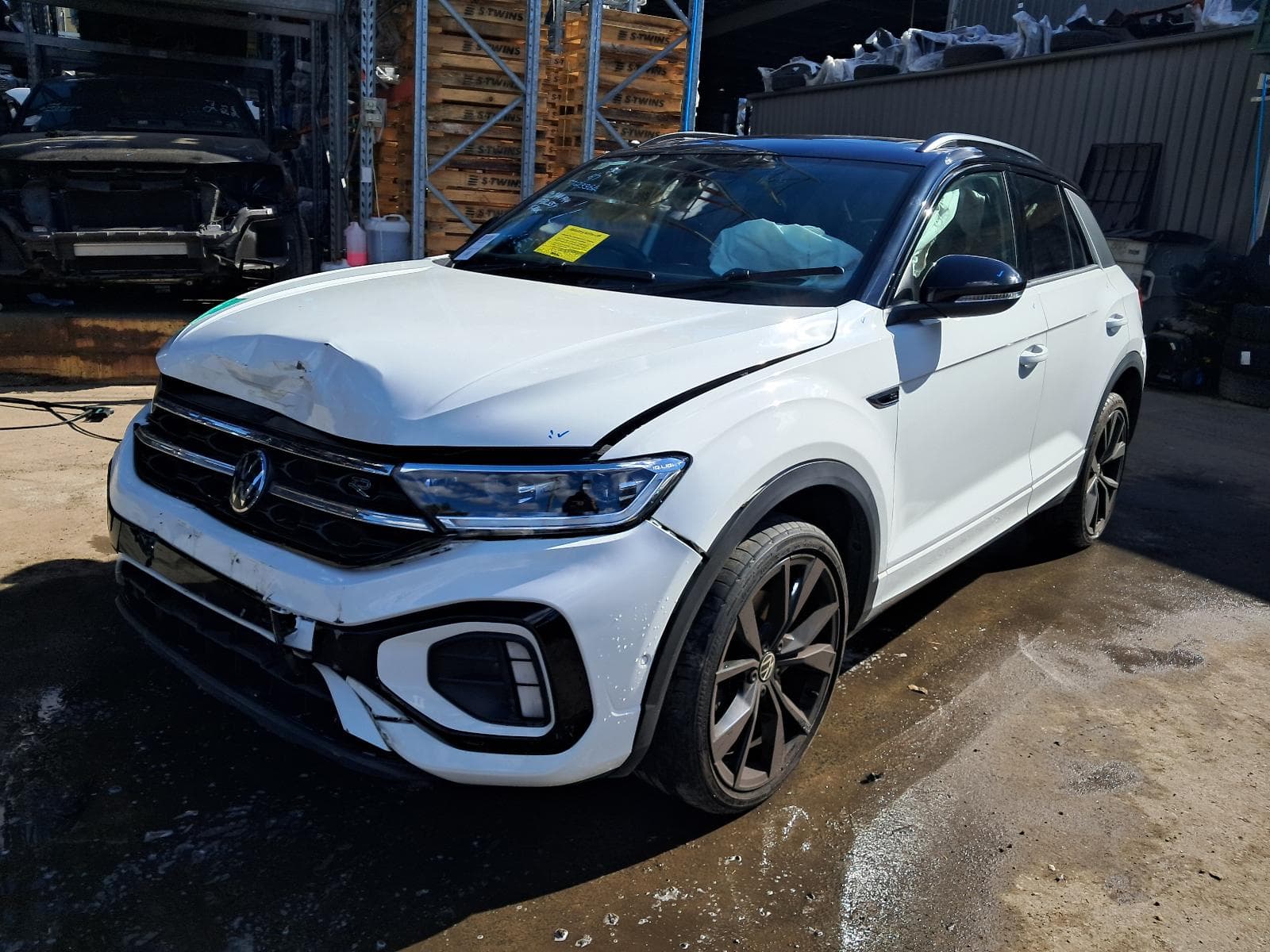 Used auto part listing image: 2023 VOLKSWAGEN T-ROC LEFT DRIVESHAFT FRONT, AUTO T/M, 4WD, A1, 03/20