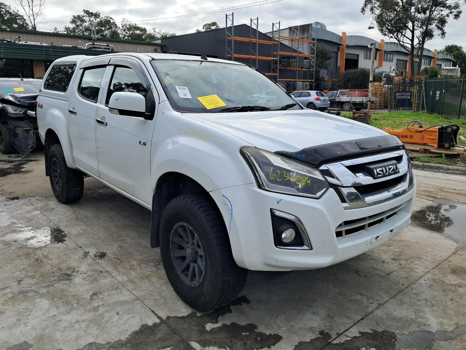 Used auto part listing image: 2018 ISUZU DMAX COURTESY LIGHT FRONT, W/ SUNGLASS HOLDER TYPE, RC, 07/12