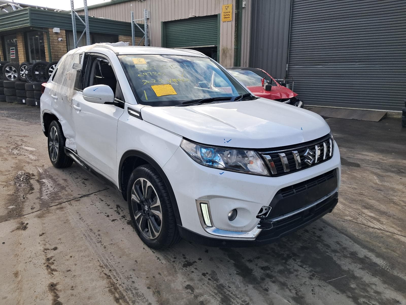 Used auto part listing image: 2023 SUZUKI VITARA LY (VIN TSM), VITARA, WIPER SWITCH, W/ AUTO WIPER TYPE, 06/15