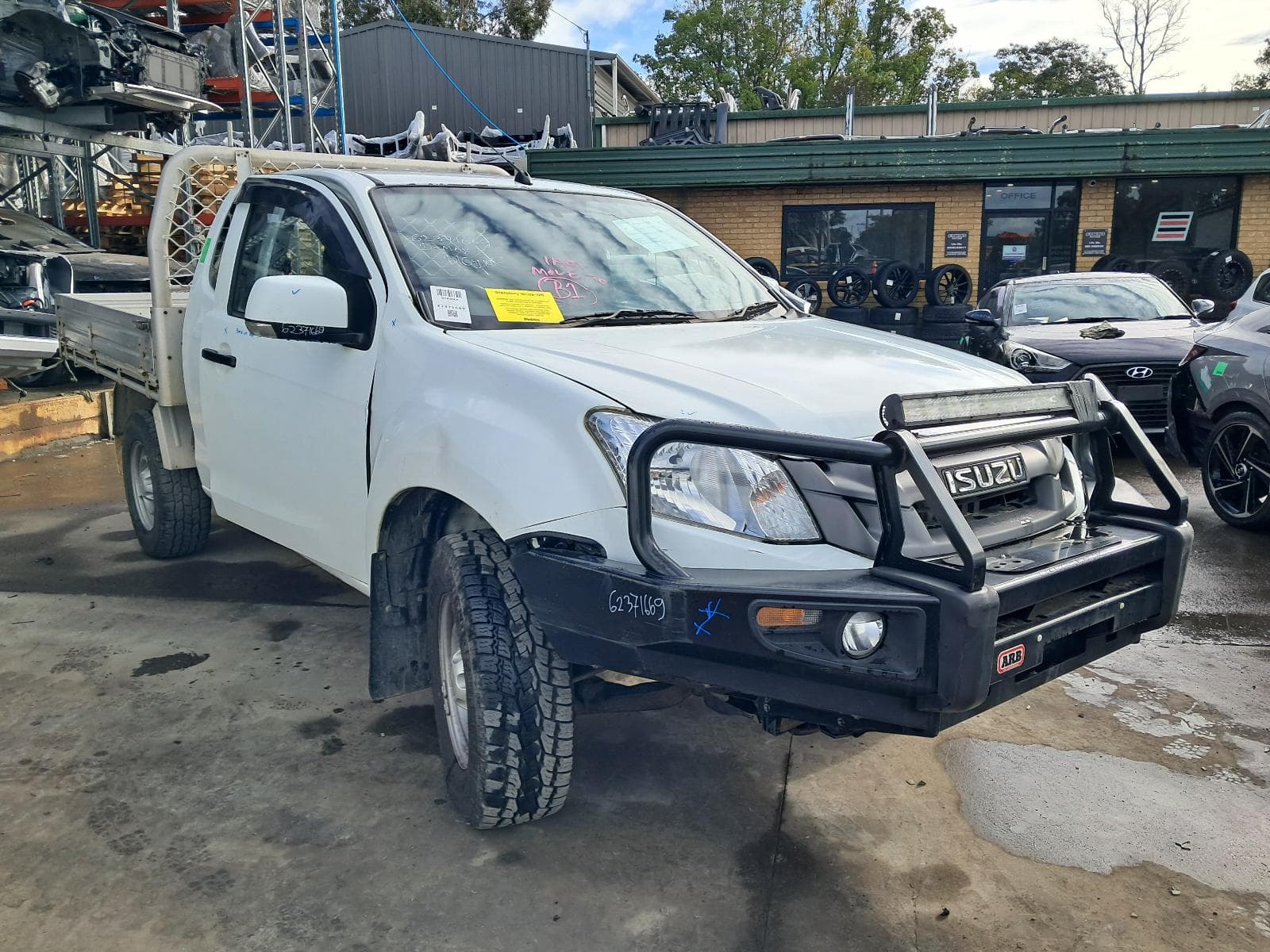 Used auto part listing image: 2015 ISUZU DMAX LEFT FRONT DOOR WINDOW TO SUIT SINGLE/DUAL/EXTRA CAB, RC, 05/12-06/20