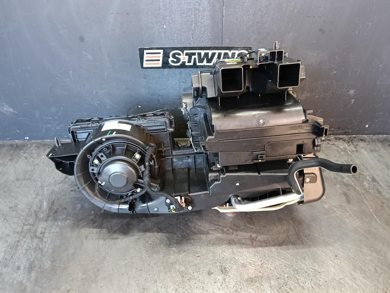 Used auto part listing image: 2018 HOLDEN TRAX HEATER FAN MOTOR TJ SERIES, 08/13-12/20 0000423692