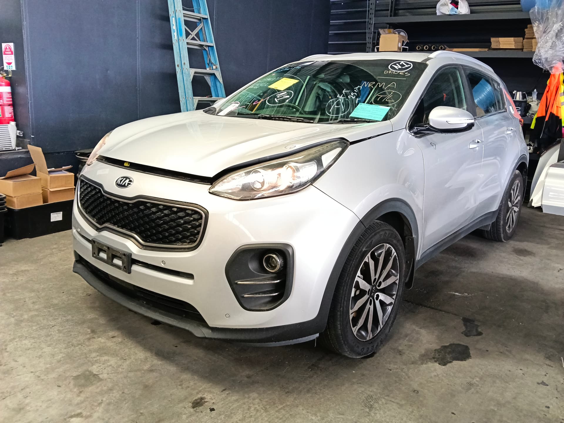 Used auto part listing image: 2017 KIA SPORTAGE PWR DR WIND SWITCH RH FRONT (MASTER SWITCH), DRIVER & PASSENGER AUTO TYPE, QL, 10/15-08/21